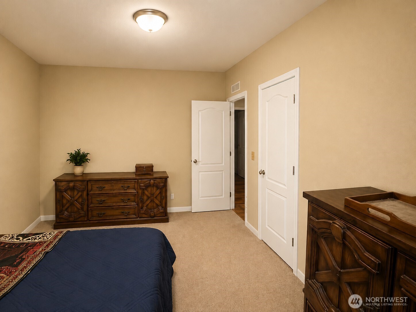 1611 E North Bay Road Property Photo 7