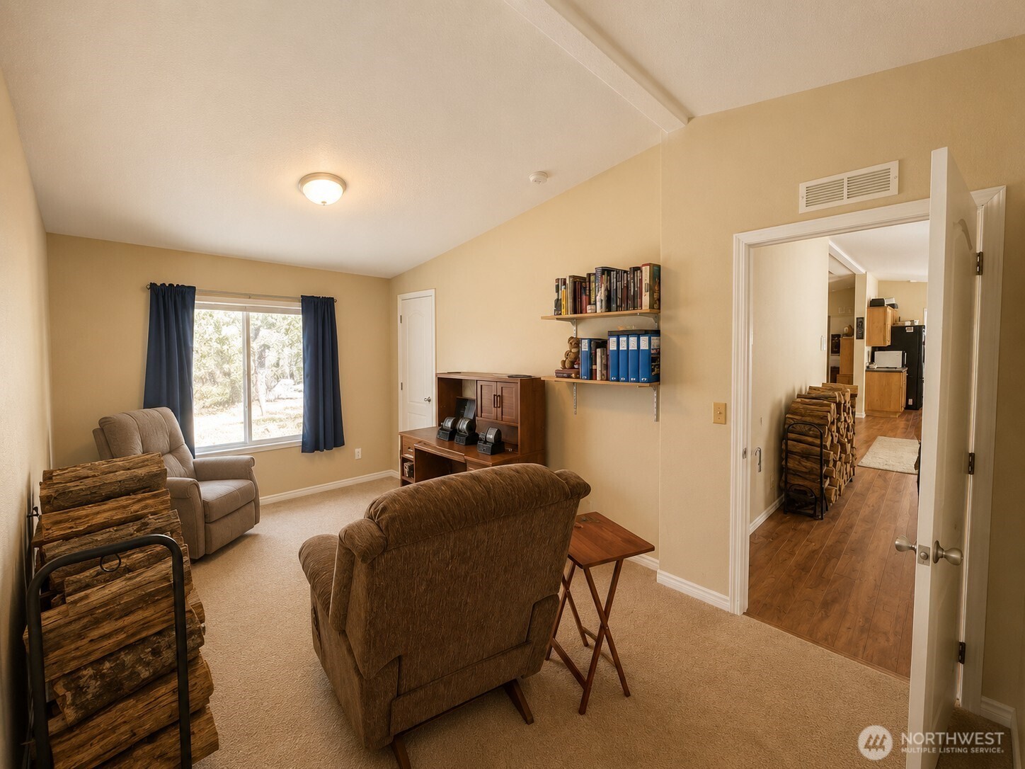 1611 E North Bay Road Property Photo 9
