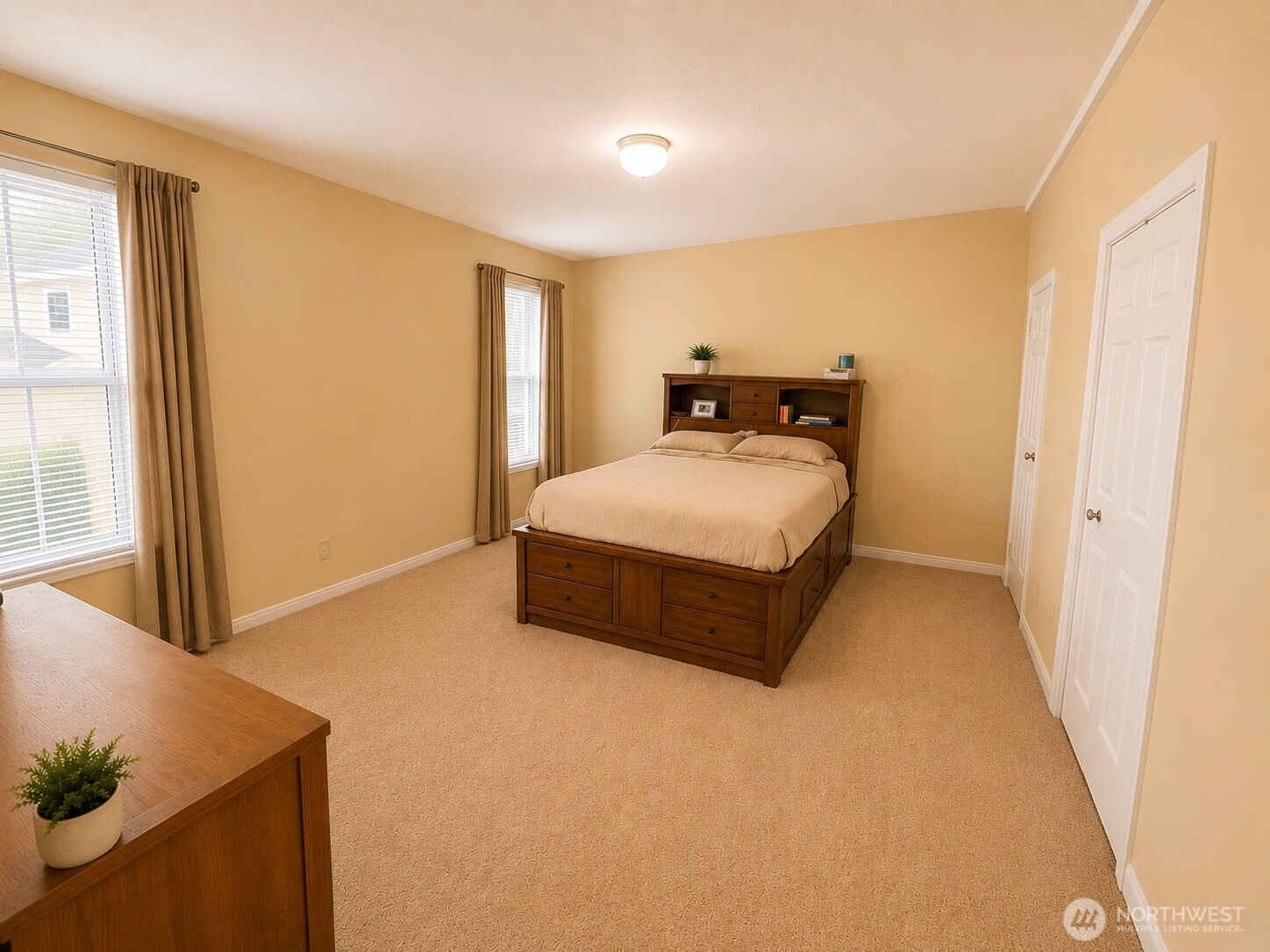 1611 E North Bay Road Property Photo 10