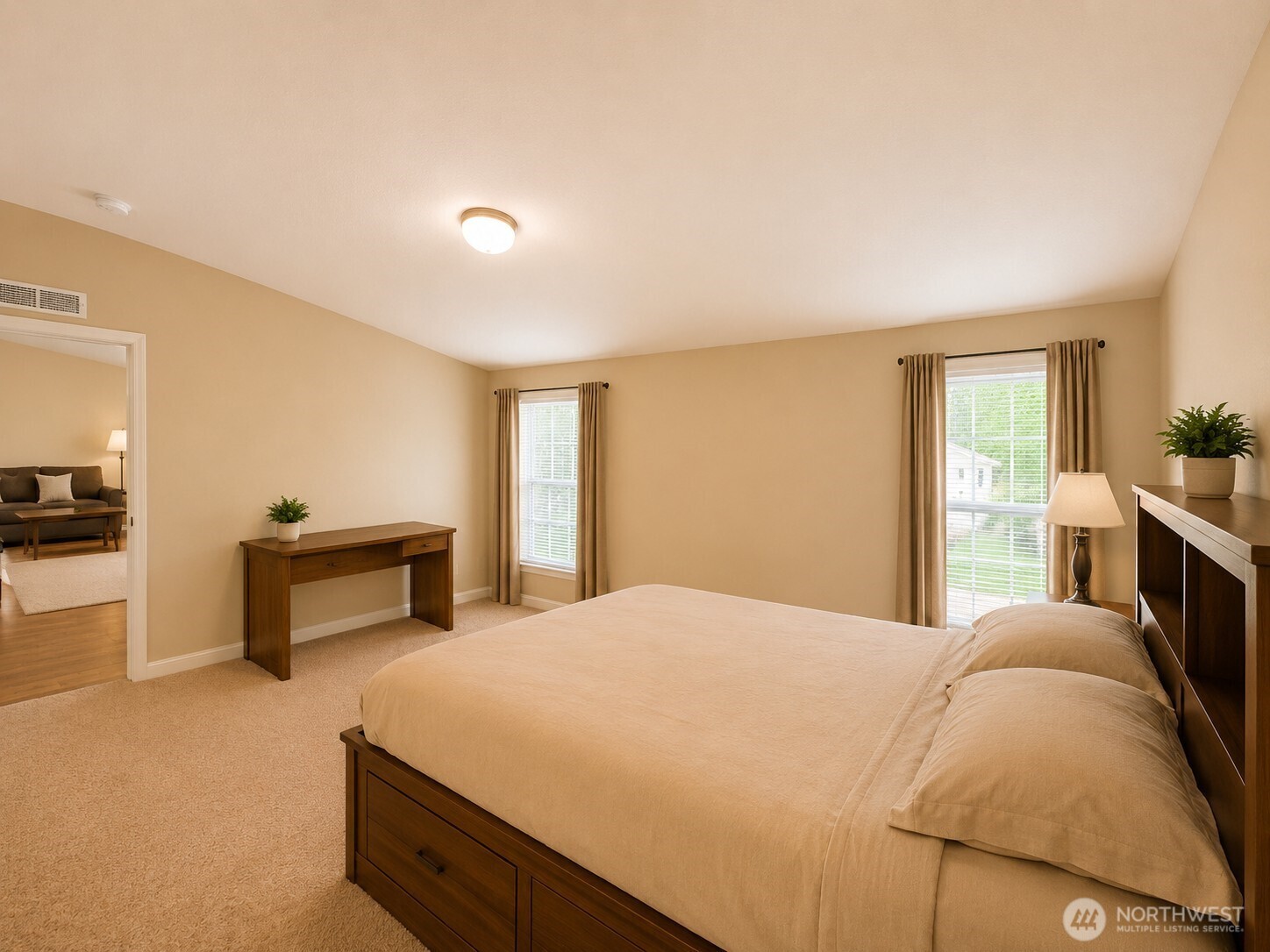 1611 E North Bay Road Property Photo 11