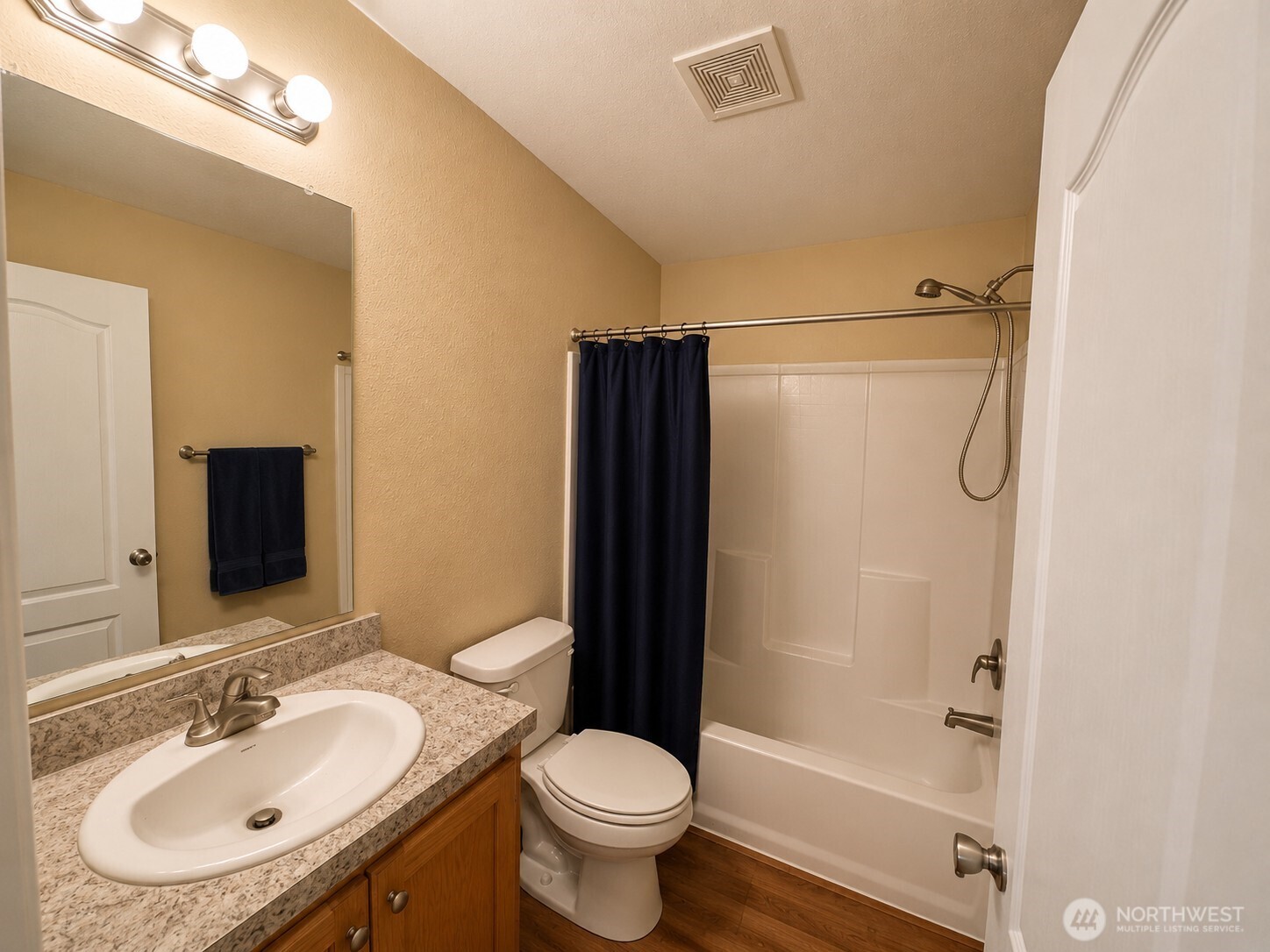 1611 E North Bay Road Property Photo 13