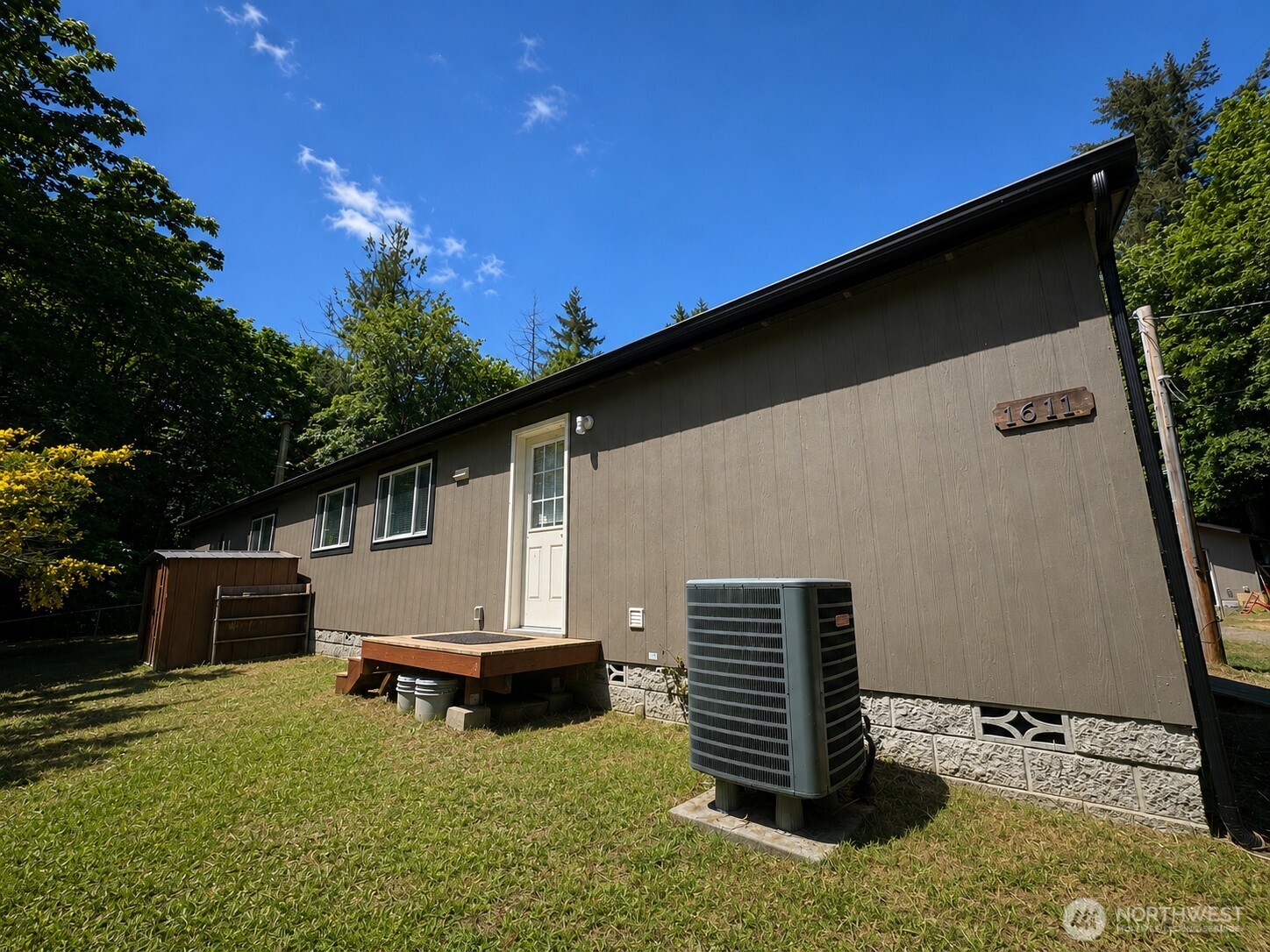 1611 E North Bay Road Property Photo 23