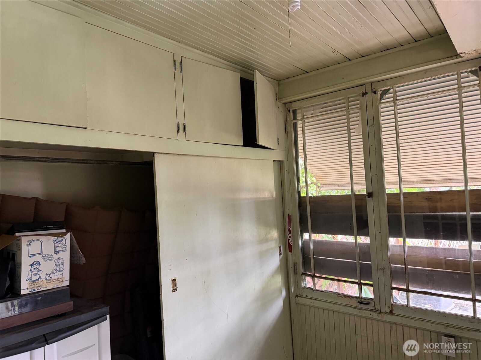212 Ash Street Property Photo 4