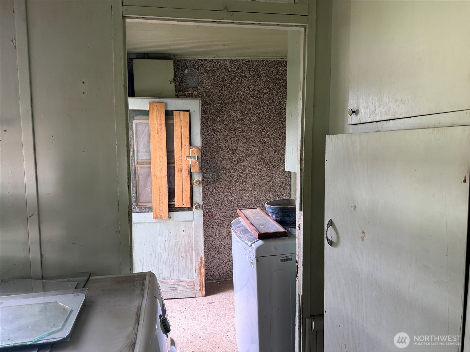 212 Ash Street Property Photo 5