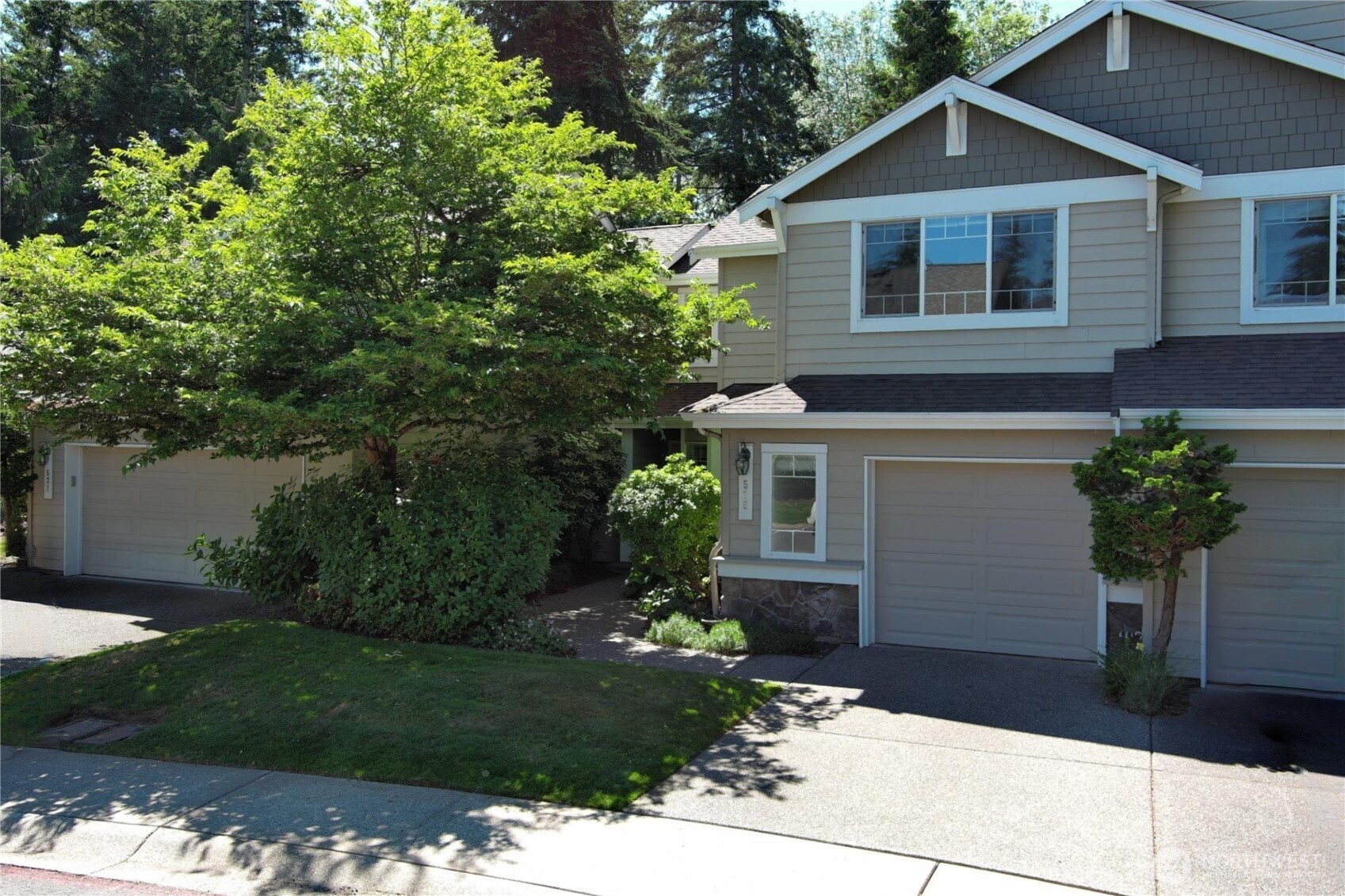 575 Elma Avenue Property Photo 1