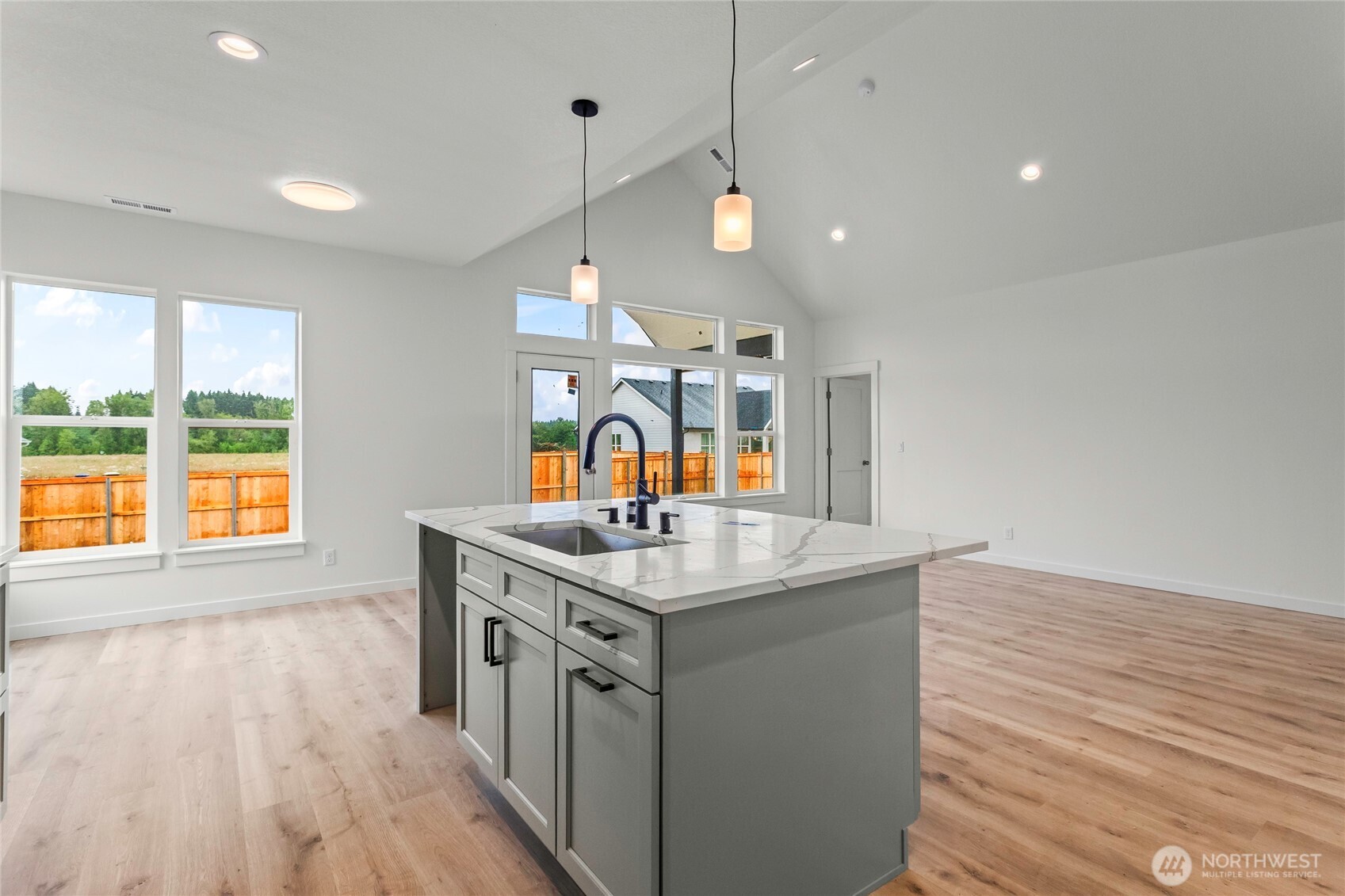 260 Eminence Avenue Property Photo 4