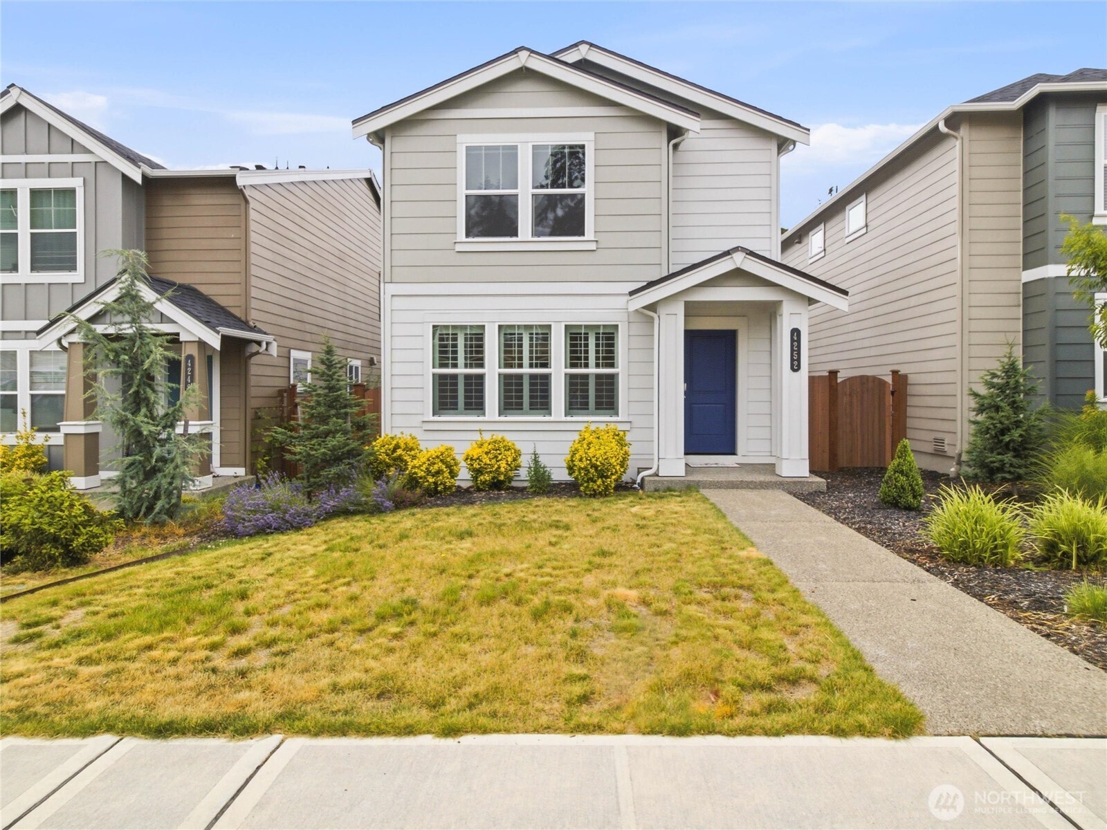 4252 Savannah Loop Property Photo 1