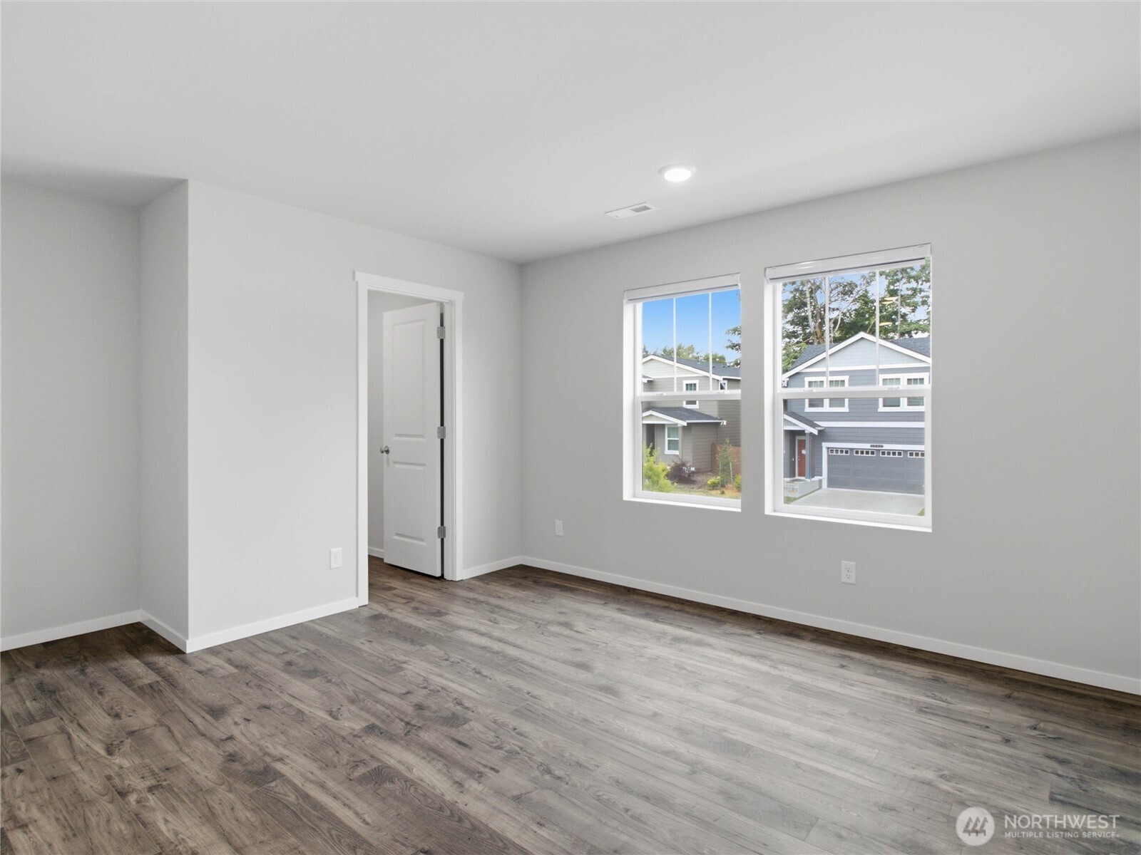 4252 Savannah Loop Property Photo 15