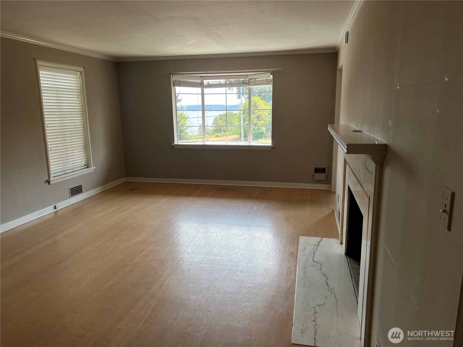 2612 W Galer Street Property Photo 12