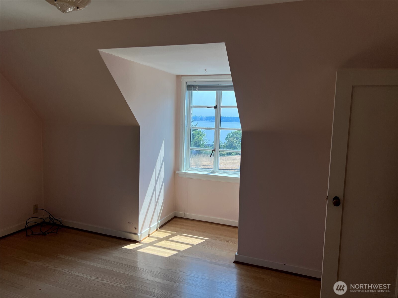 2612 W Galer Street Property Photo 16