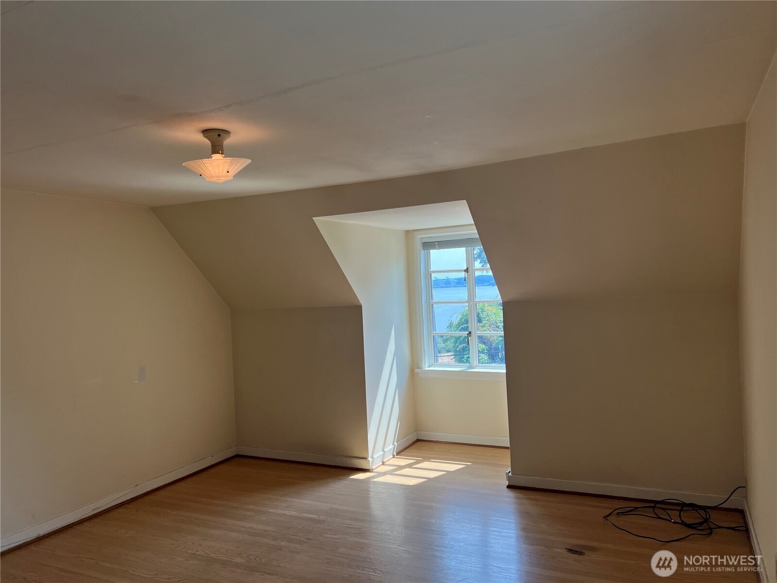 2612 W Galer Street Property Photo 17