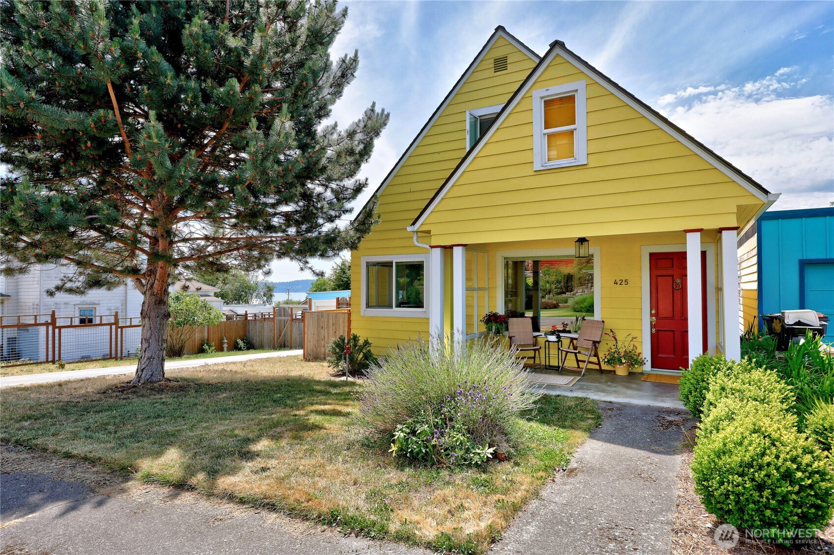 425 Walker Street Property Photo 1