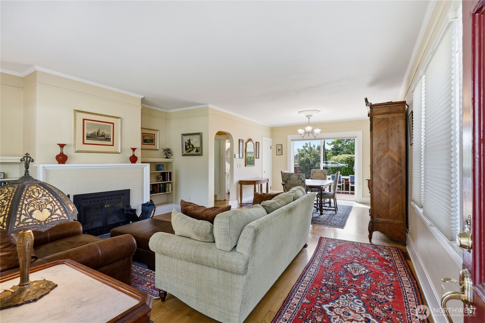 425 Walker Street Property Photo 5