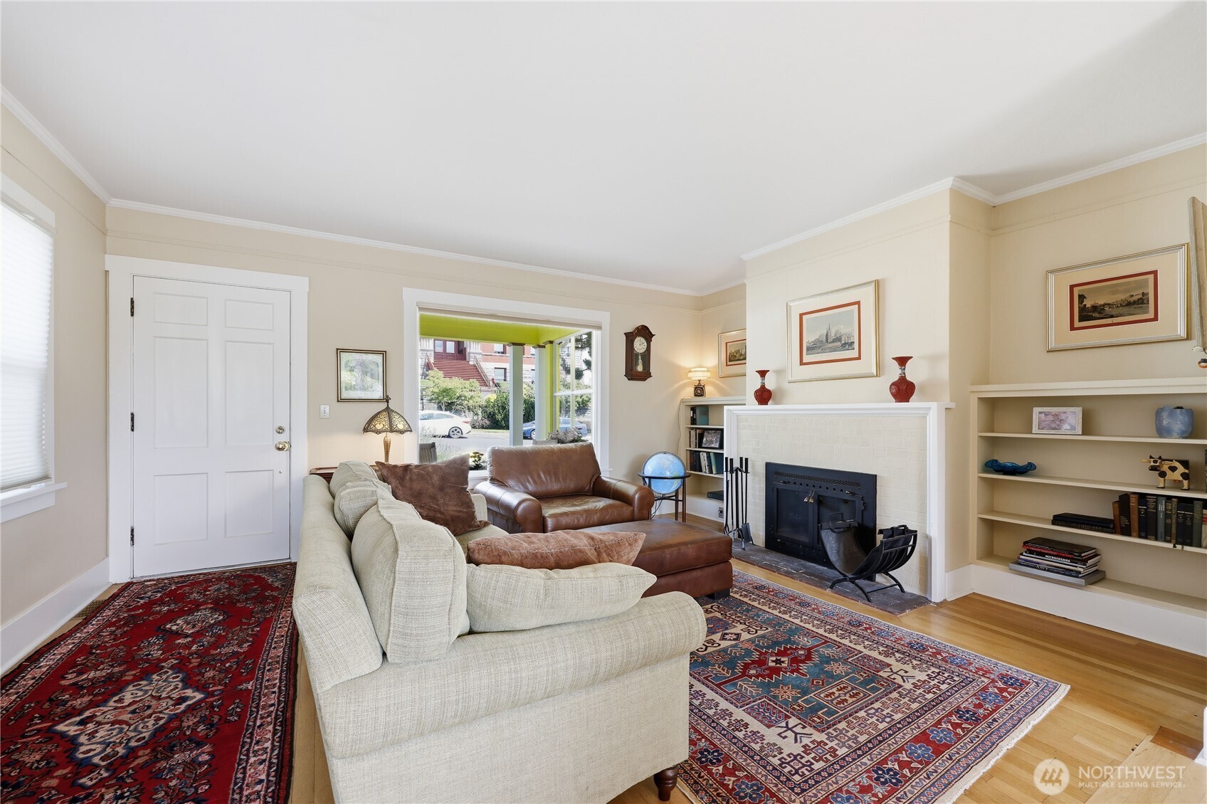 425 Walker Street Property Photo 6