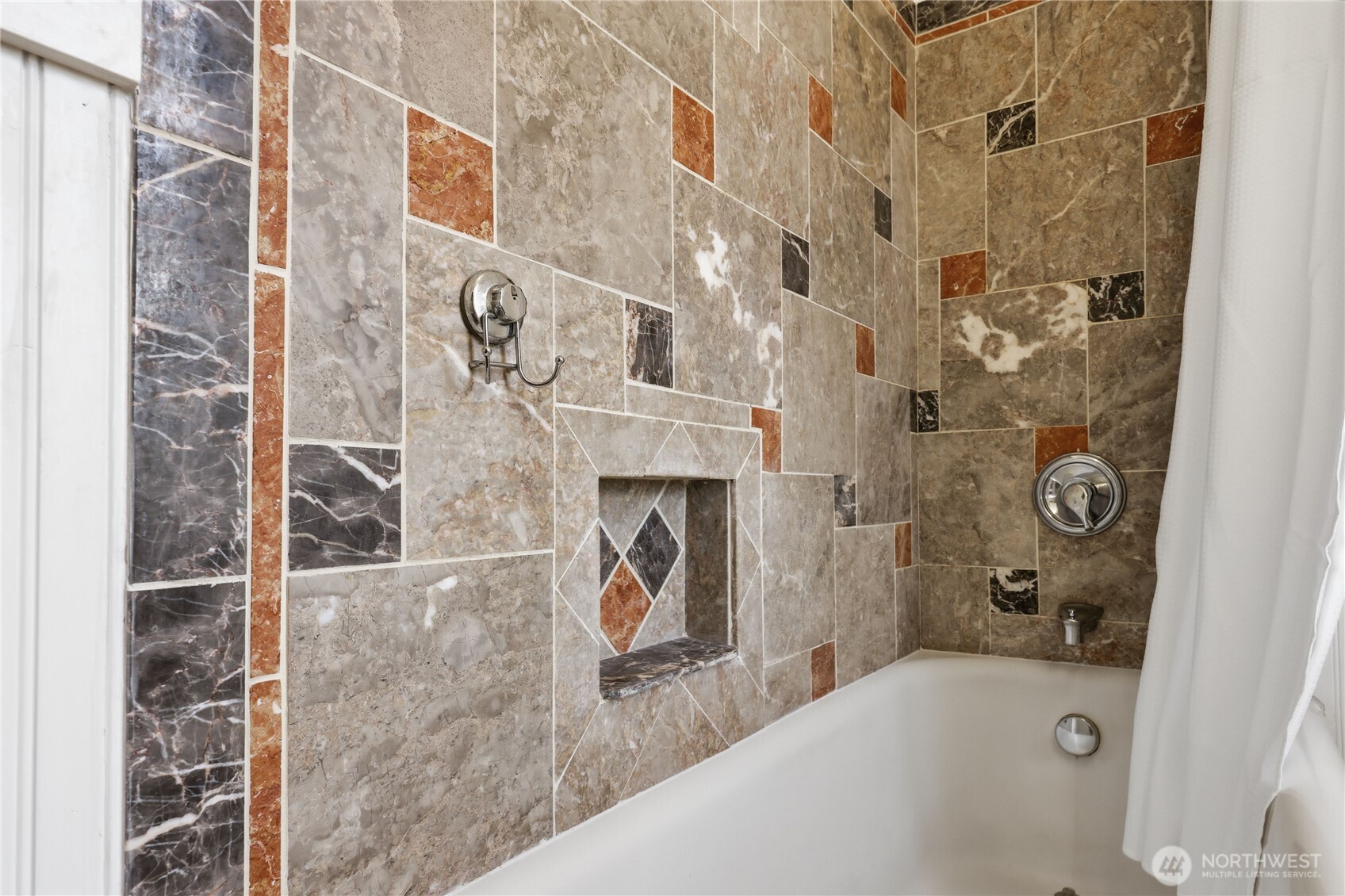 425 Walker Street Property Photo 15