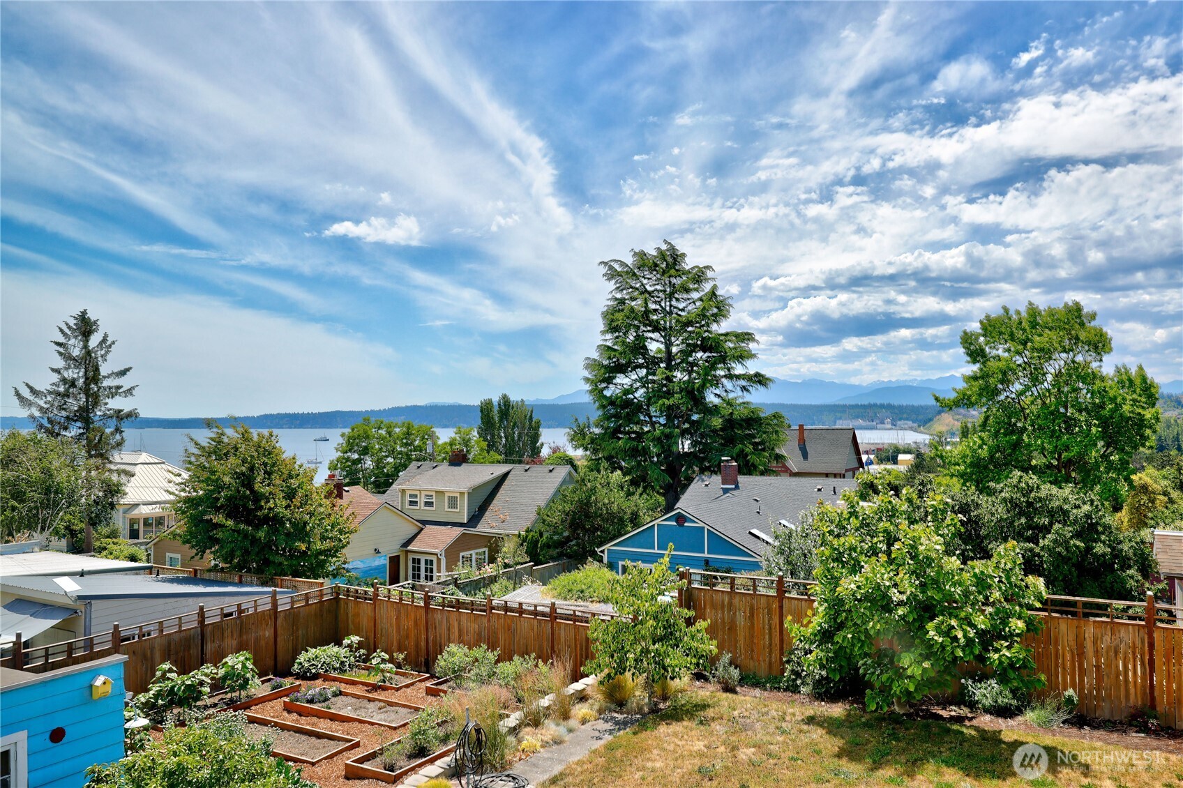 425 Walker Street Property Photo 20