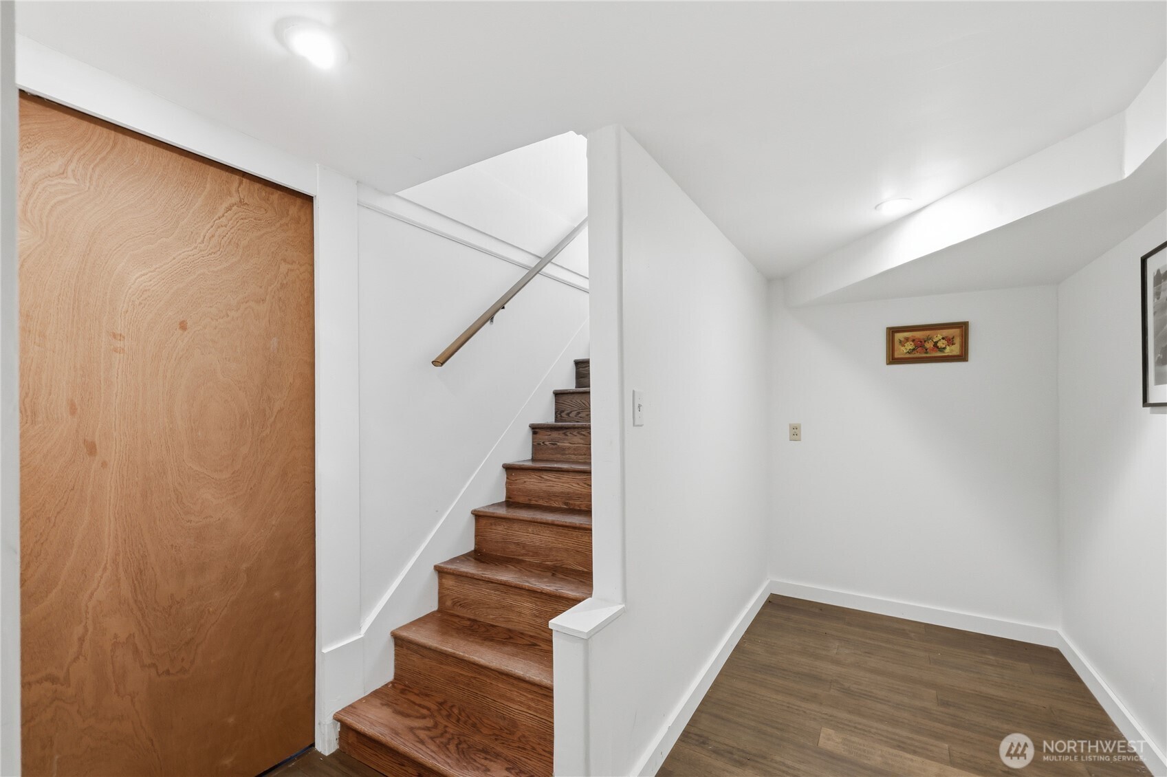 425 Walker Street Property Photo 24