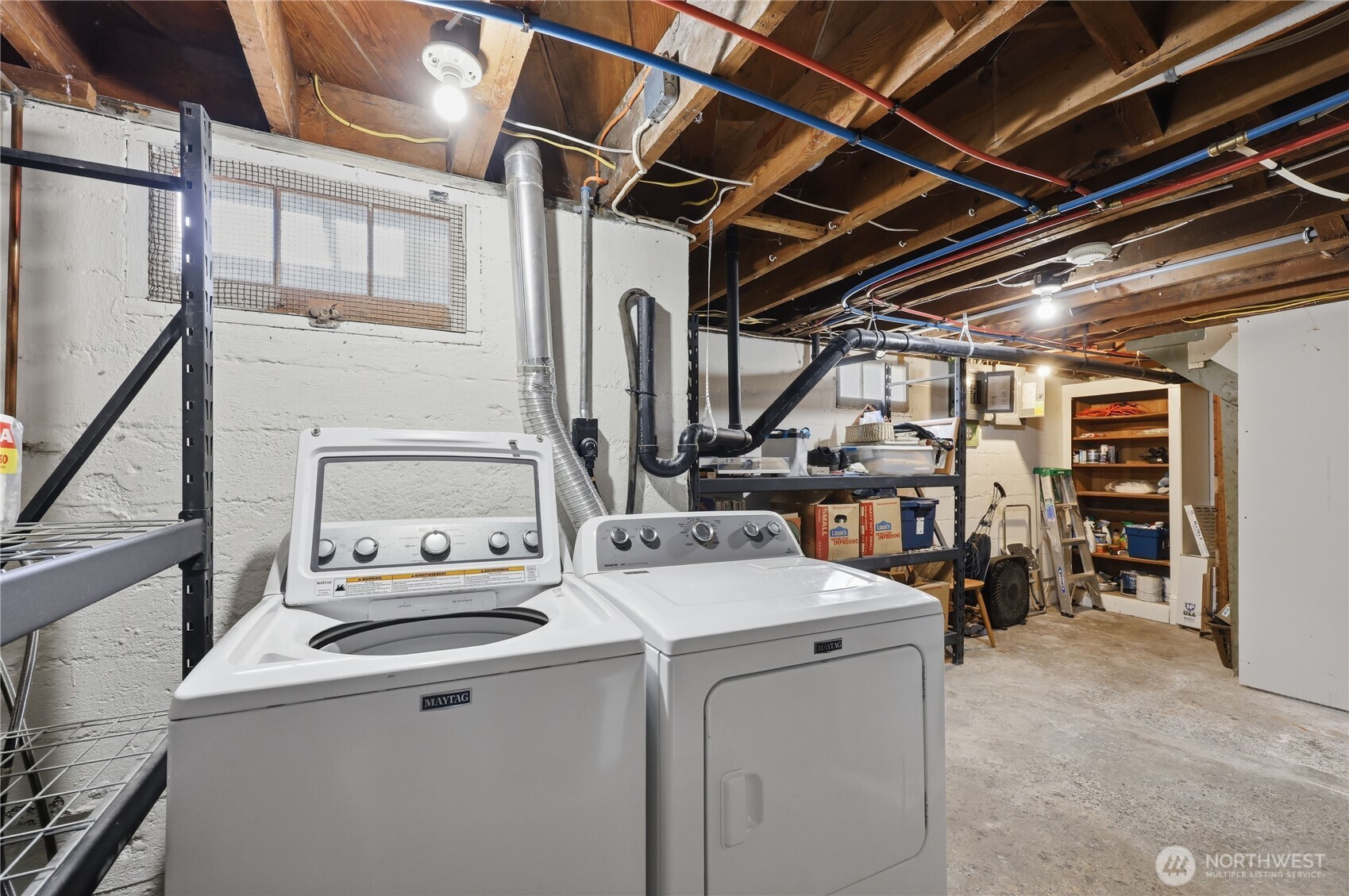 425 Walker Street Property Photo 28