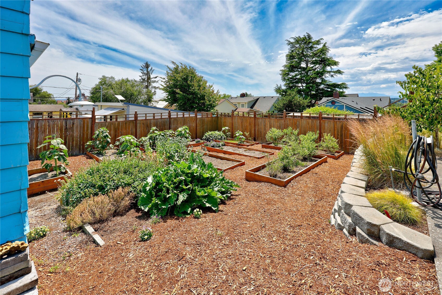 425 Walker Street Property Photo 30