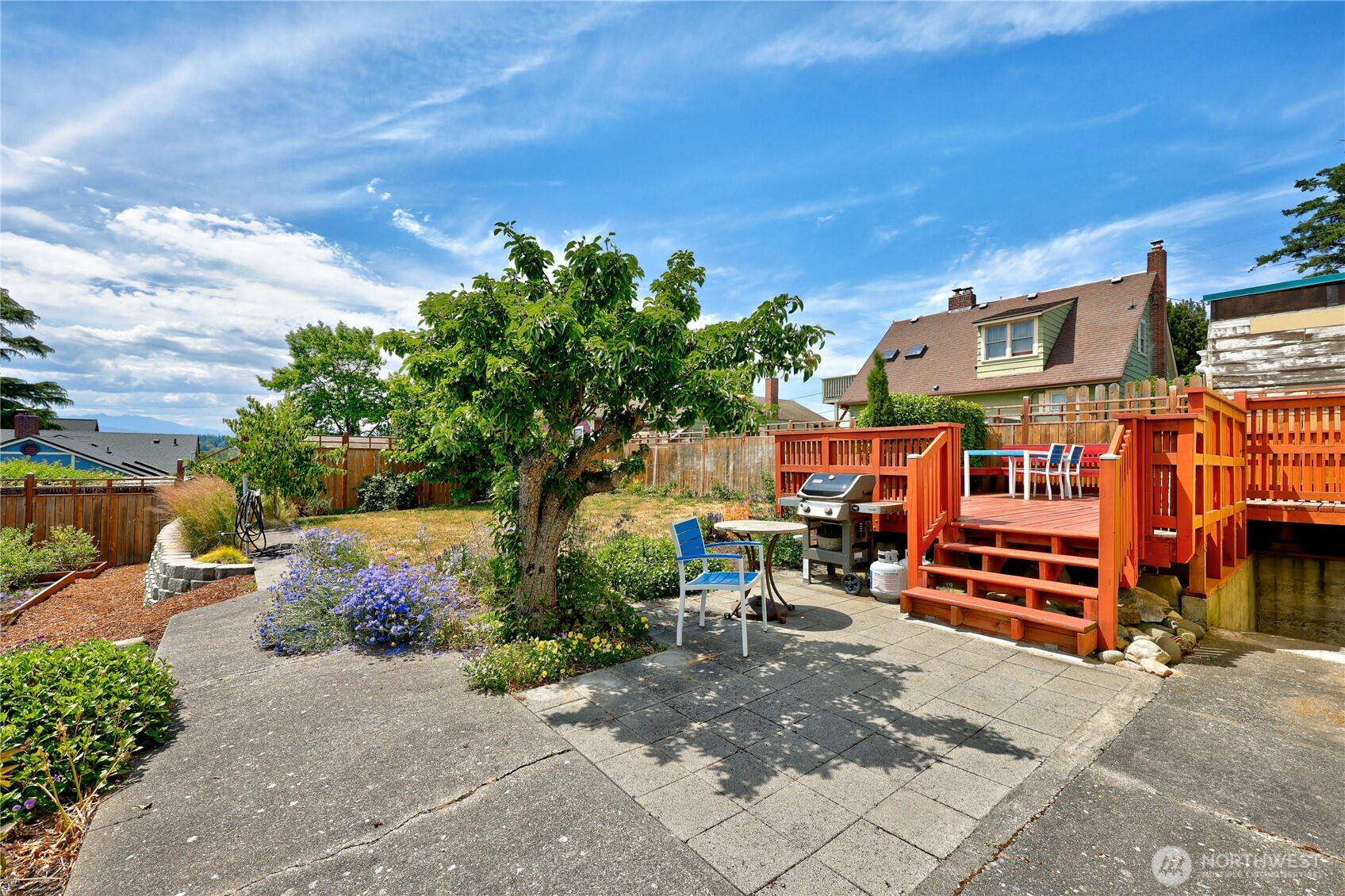 425 Walker Street Property Photo 31