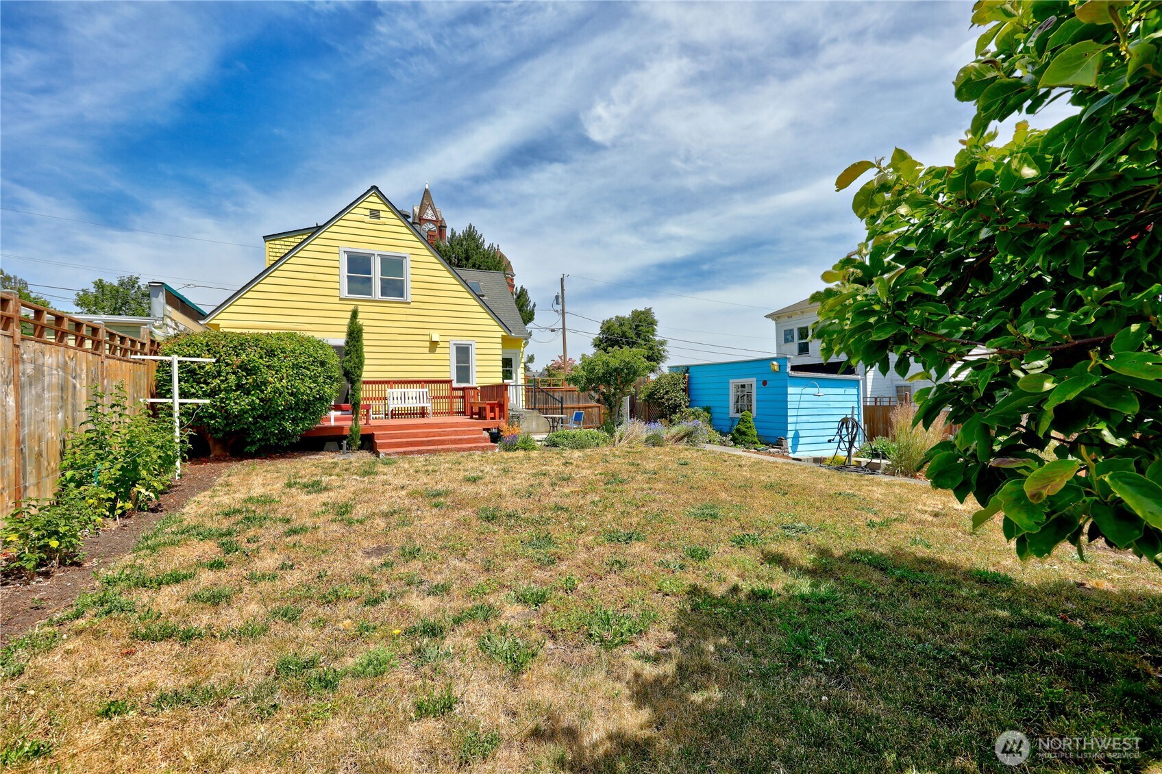 425 Walker Street Property Photo 32