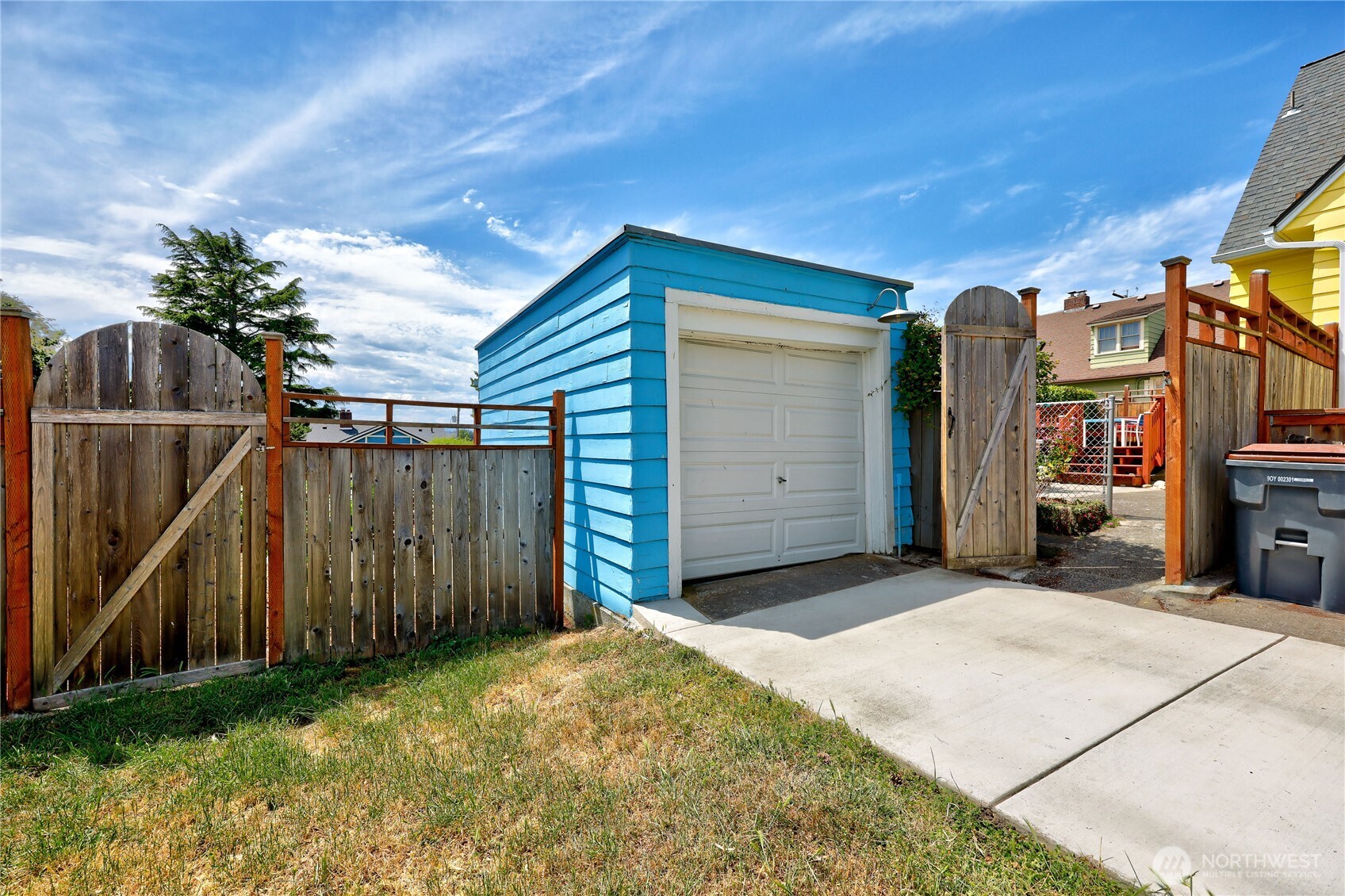 425 Walker Street Property Photo 34