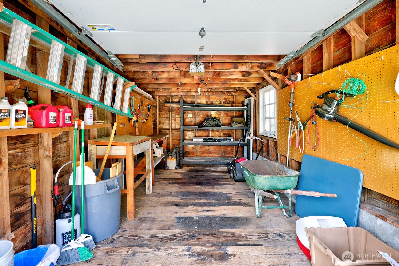 425 Walker Street Property Photo 35