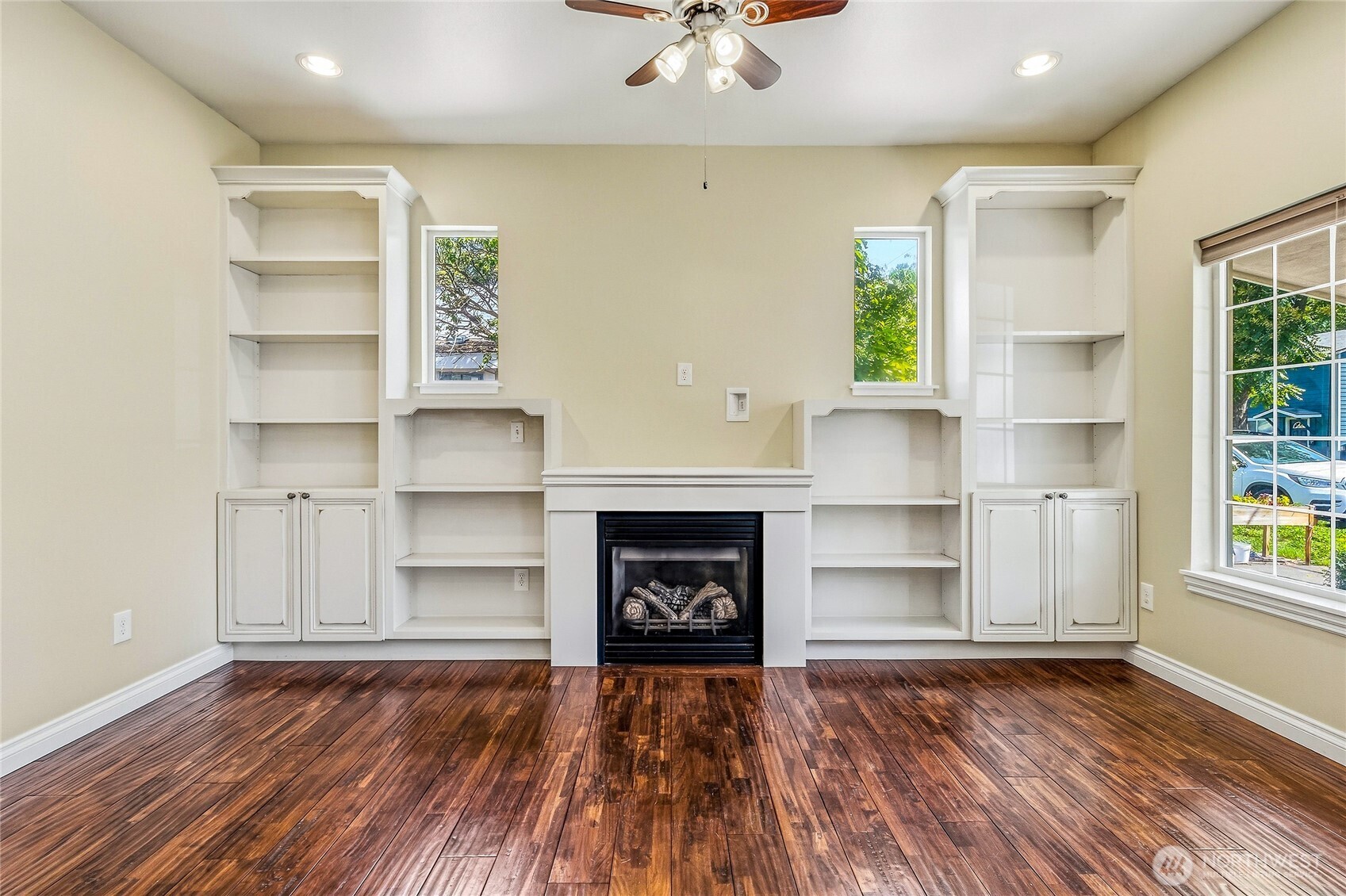 1031 Bonnie Brae Street Property Photo 4