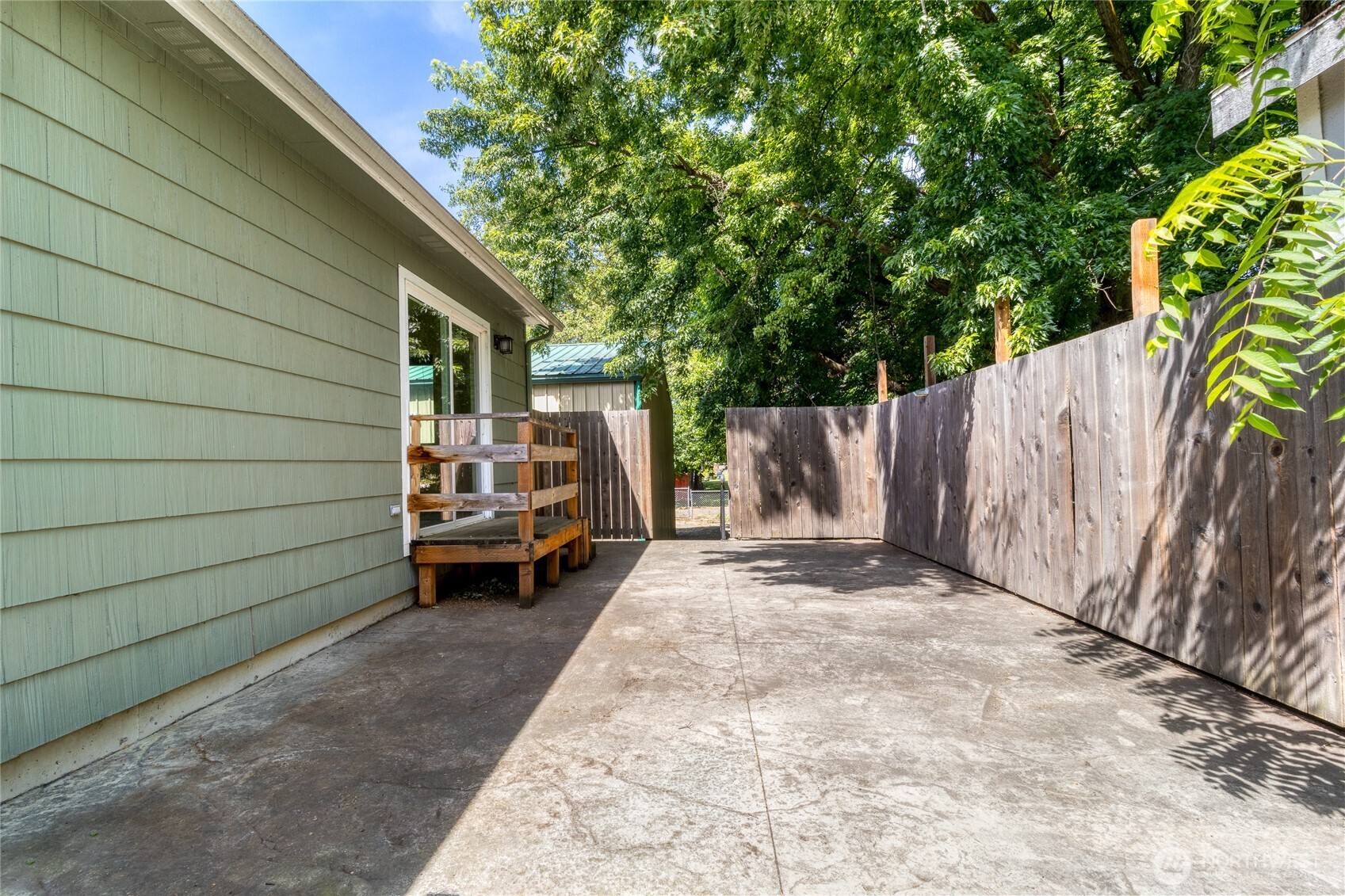 1031 Bonnie Brae Street Property Photo 22