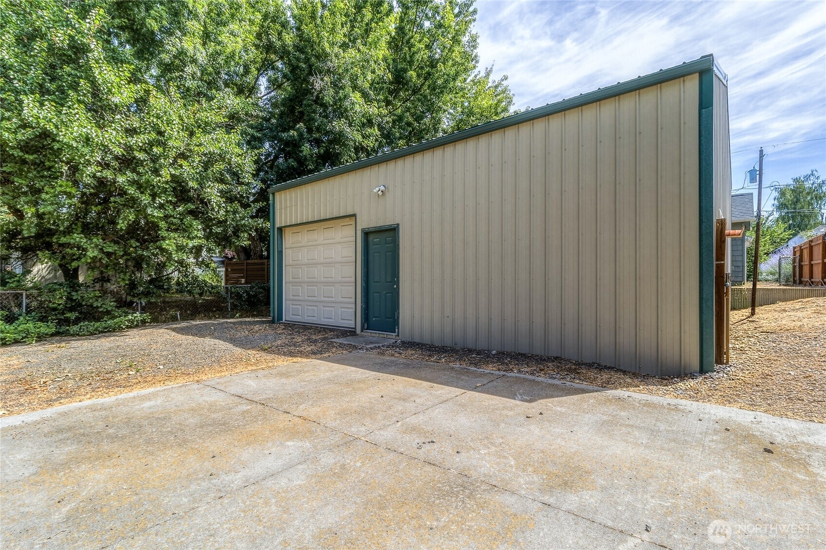 1031 Bonnie Brae Street Property Photo 23