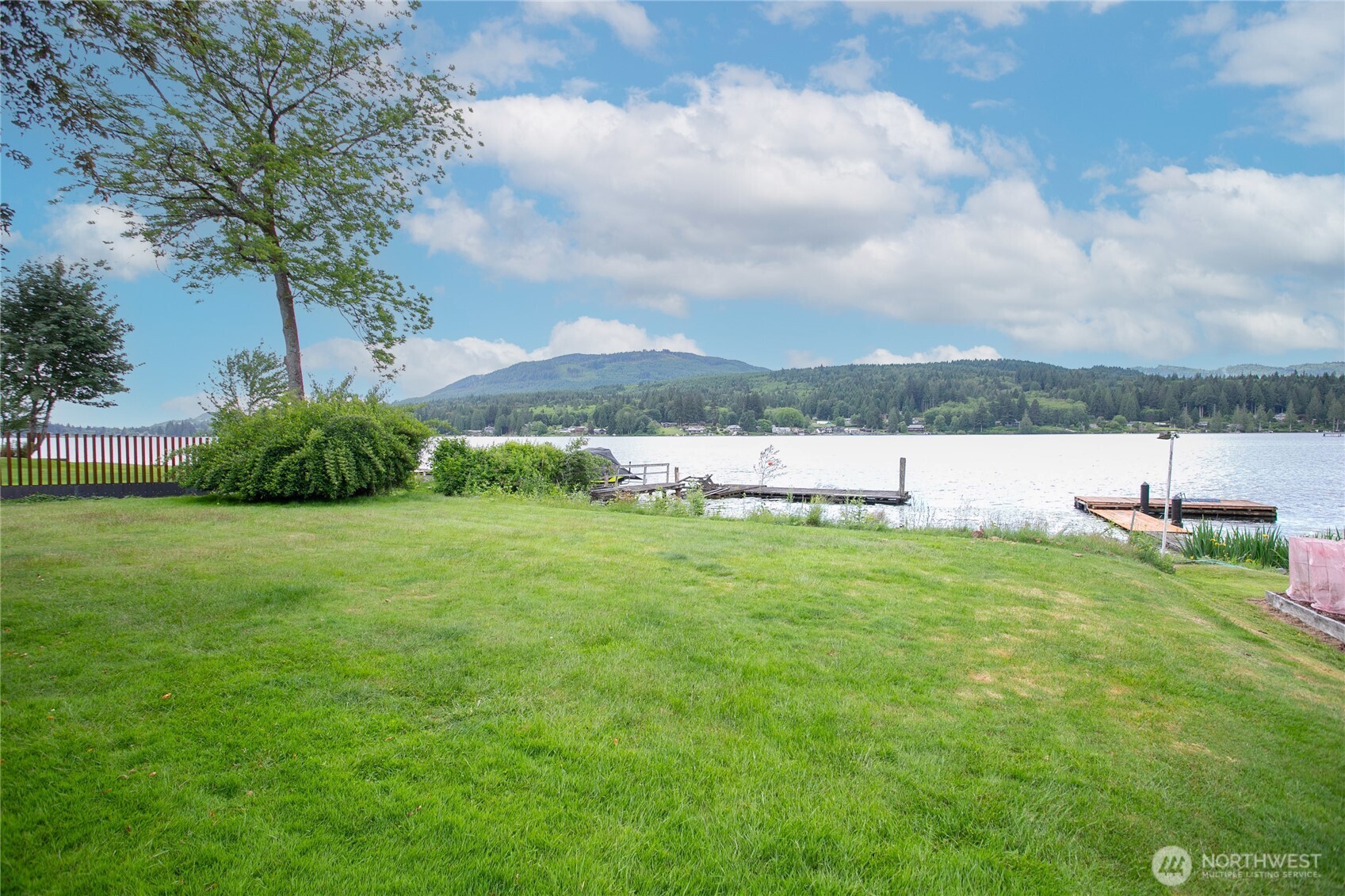 859 E Lake Samish Drive Property Photo 2