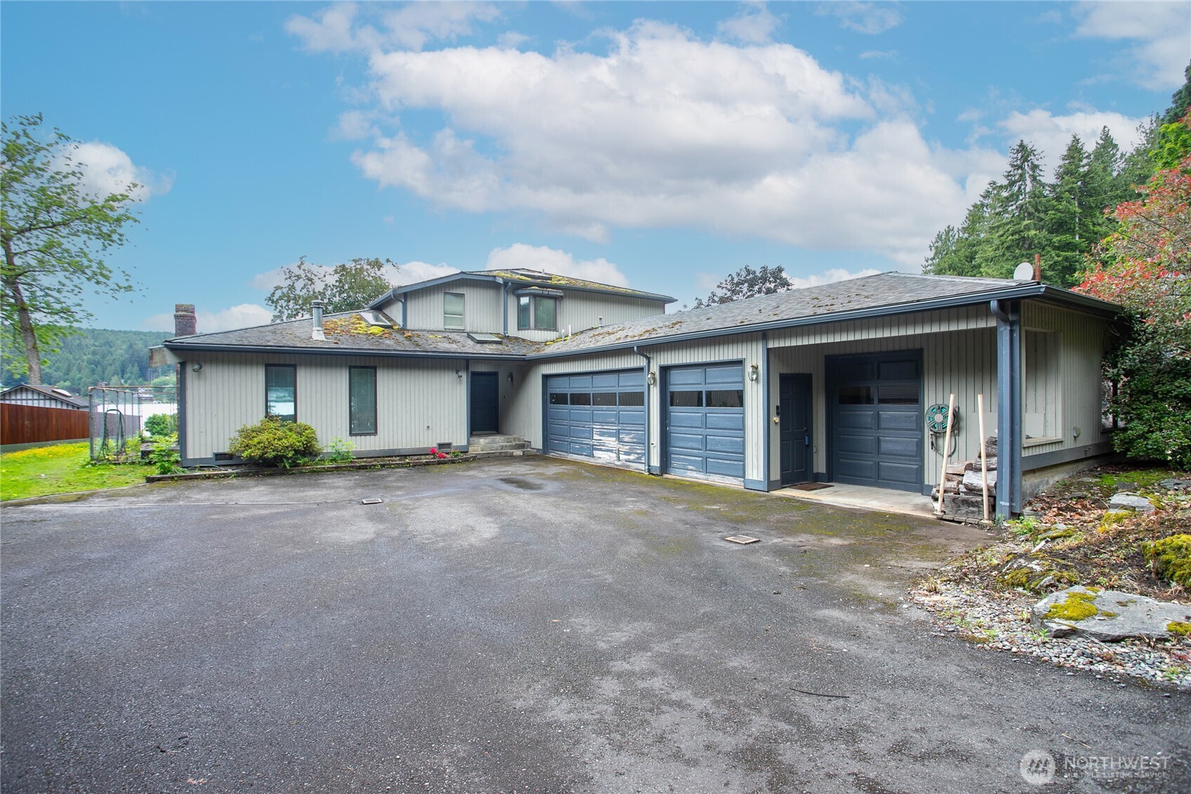 859 E Lake Samish Drive Property Photo 6