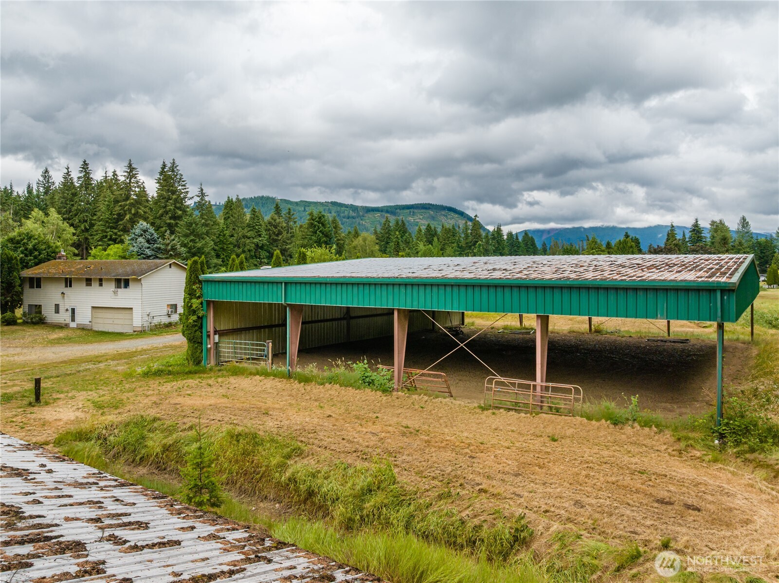 12404 233rd Street Property Photo 6