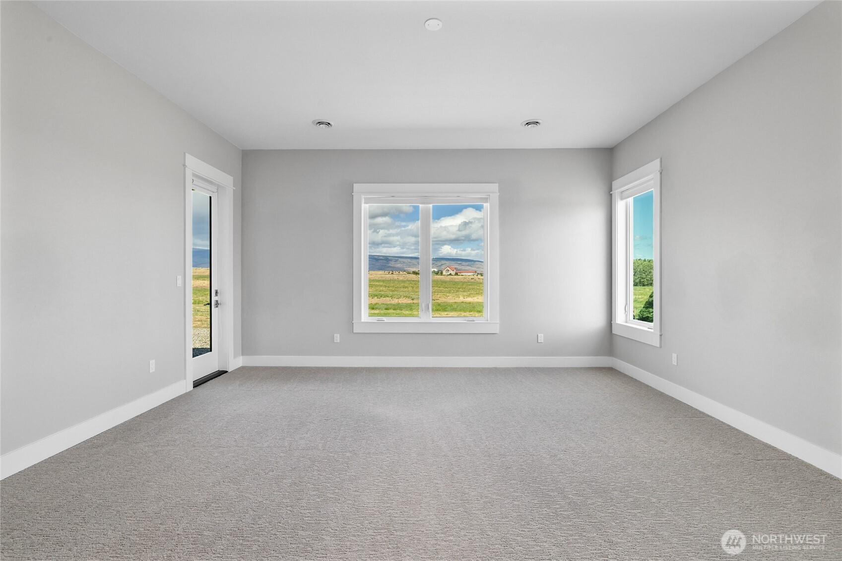 1630 Bitterbrush Drive Property Photo 27