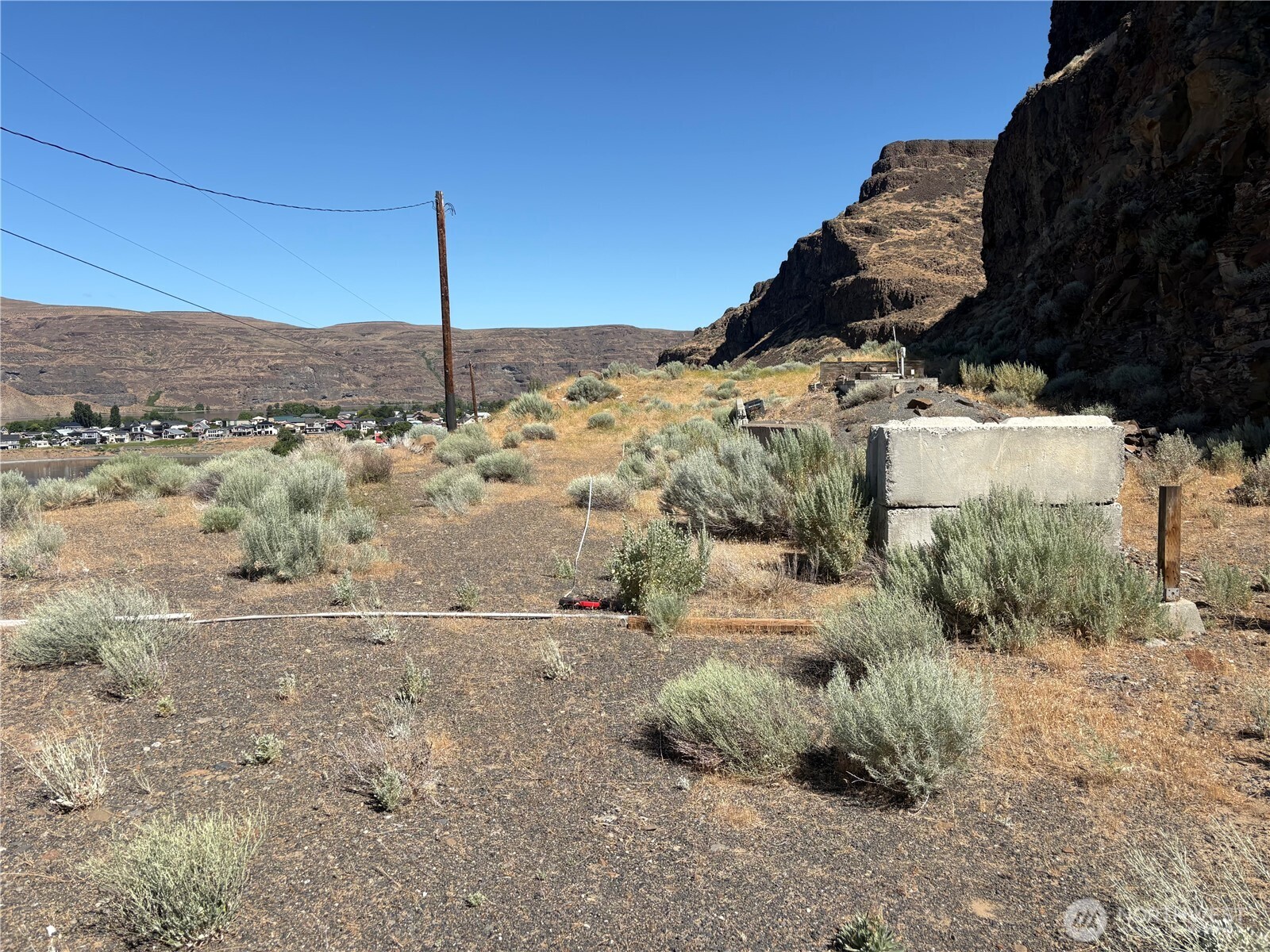 1422 Sw Sunland Road Property Photo 8