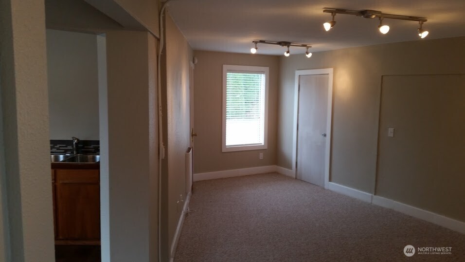 2701 Northwest Avenue Property Photo 30