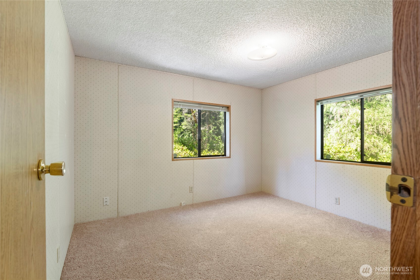 300 S 2nd Street Property Photo 25