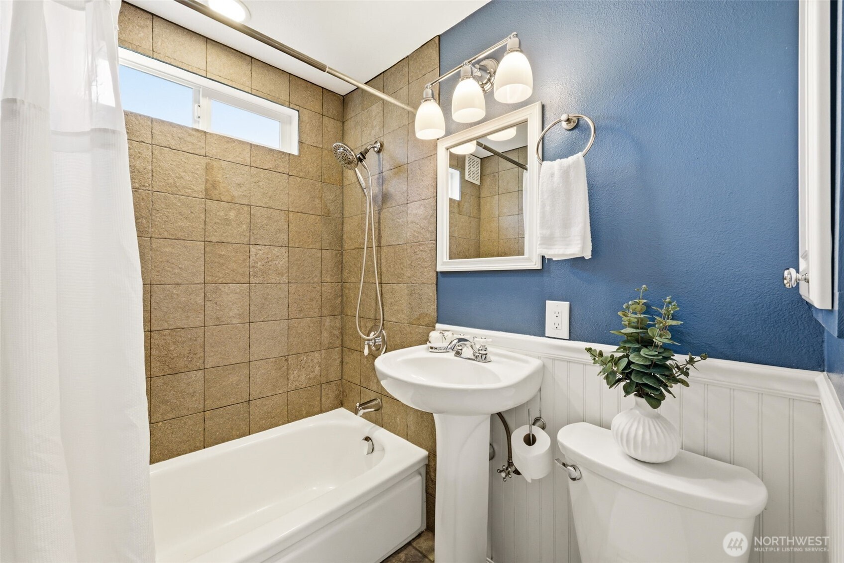 2722 Ne Blakeley Street Property Photo 9