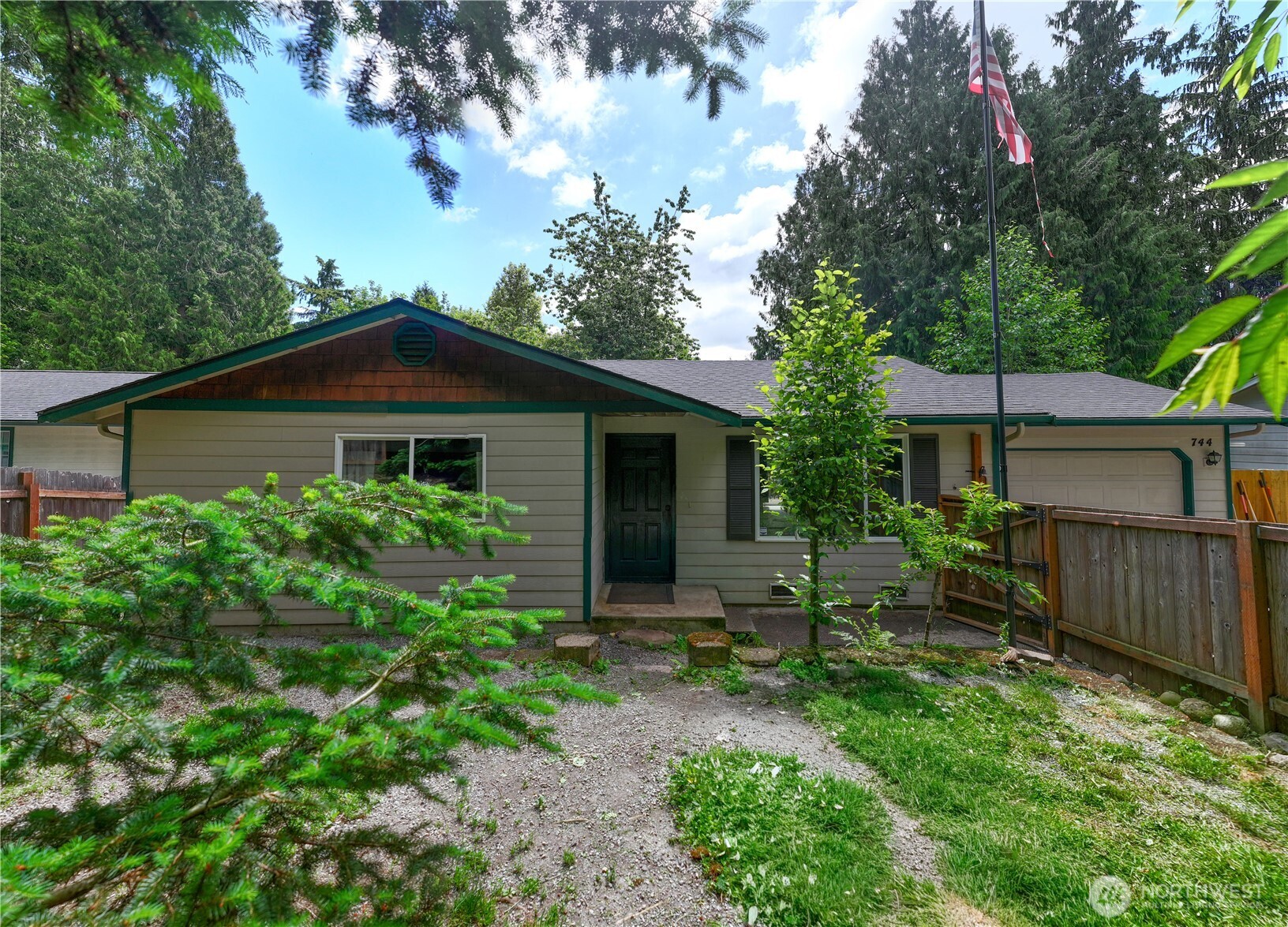 744 Summerset Way Property Photo 2