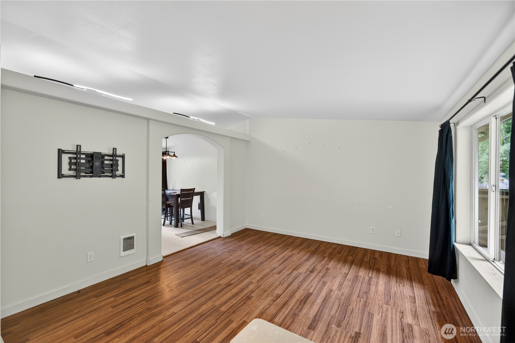 744 Summerset Way Property Photo 3