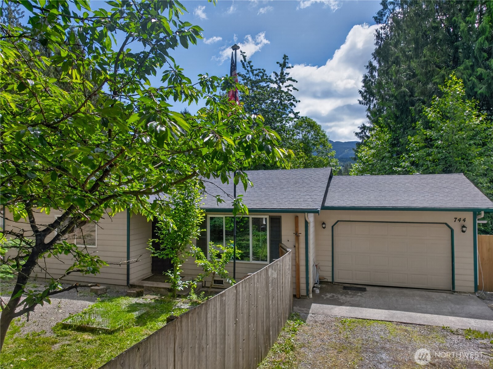 744 Summerset Way Property Photo 30