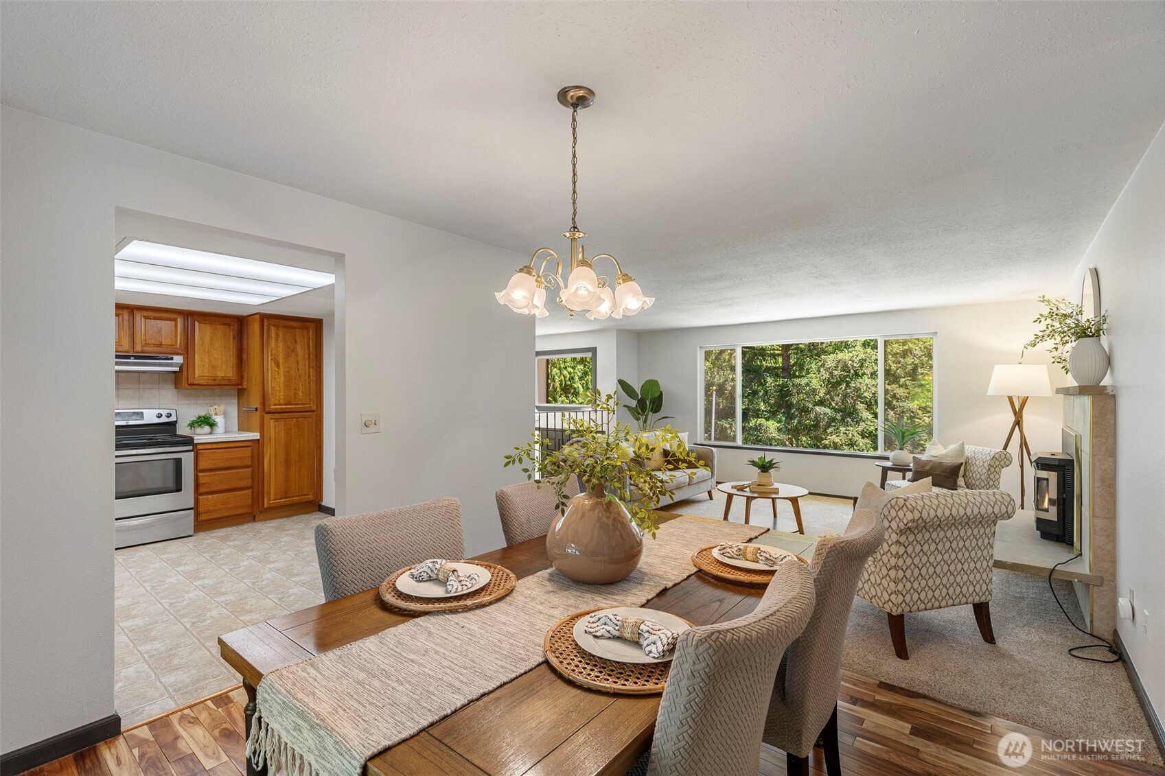 14203 Thomas Drive Property Photo 4