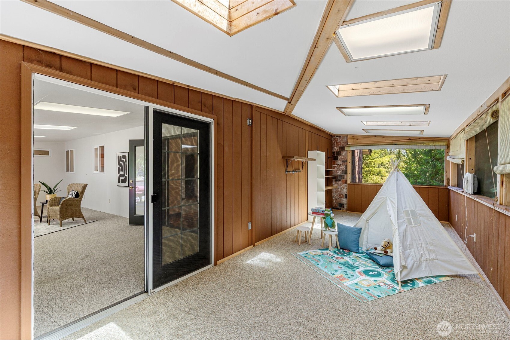 14203 Thomas Drive Property Photo 8
