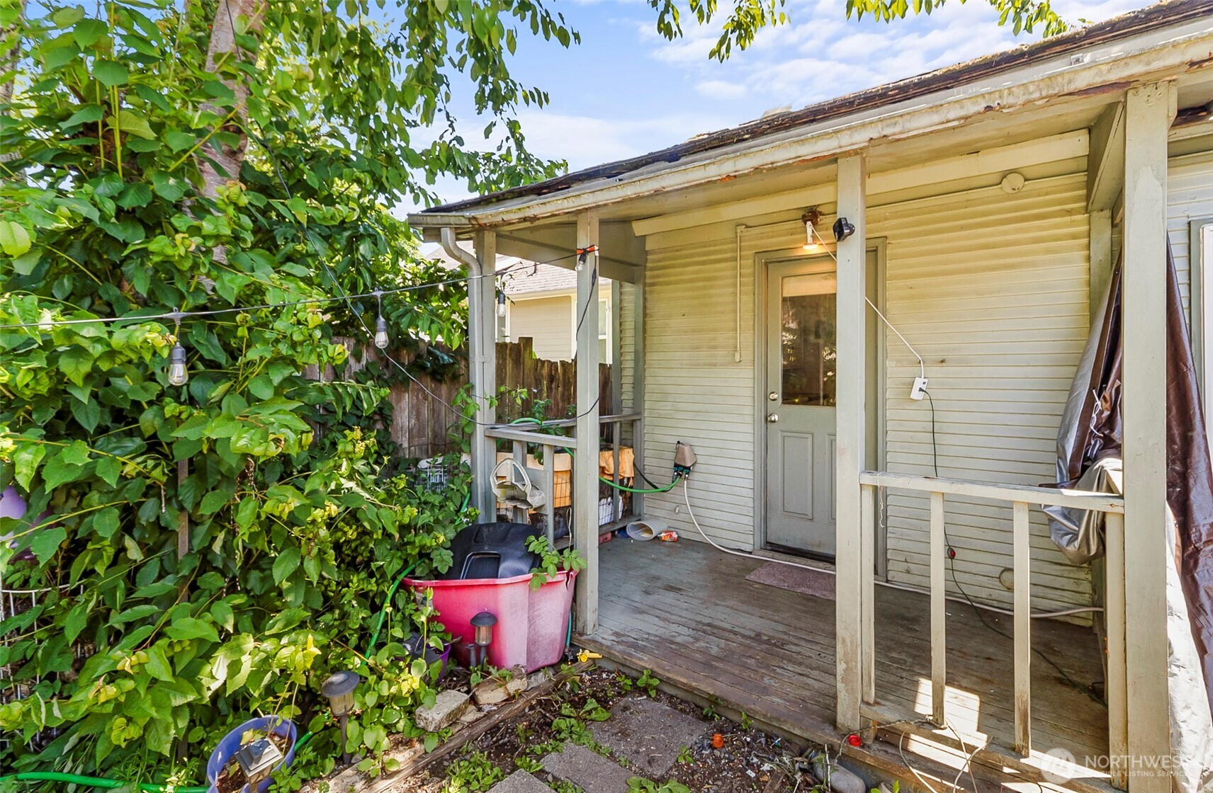 2512 Cedar Street Property Photo 24