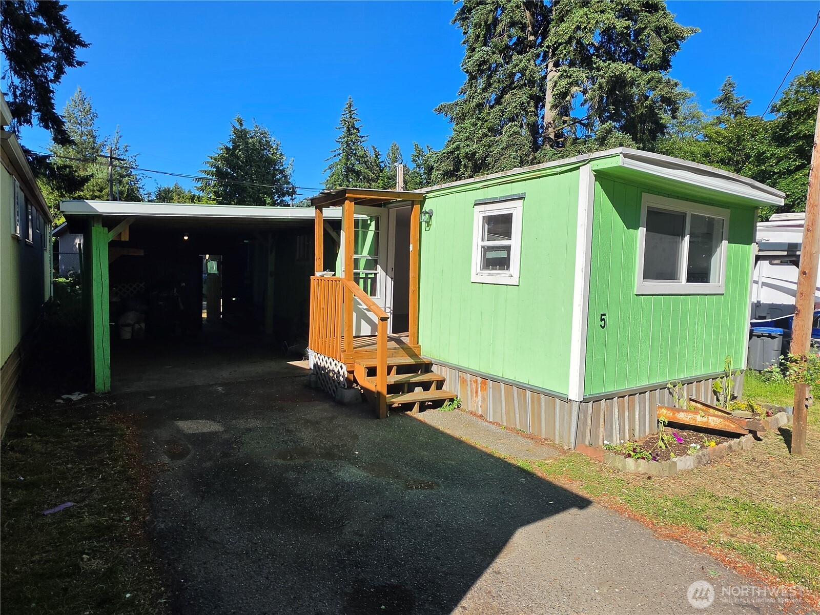 290 St Granat 5 Property Photo 2