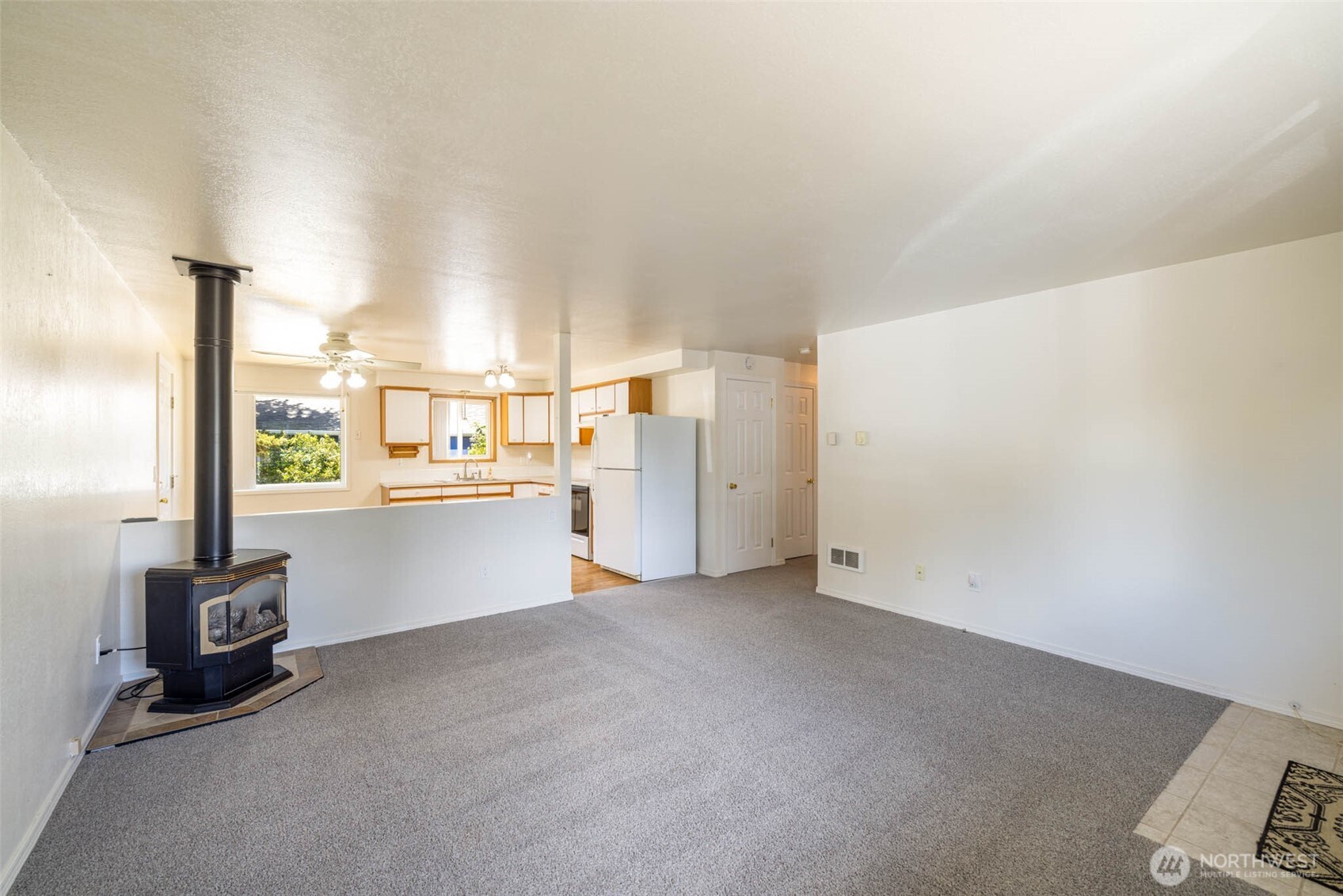 731 S Broadway Street Property Photo 5
