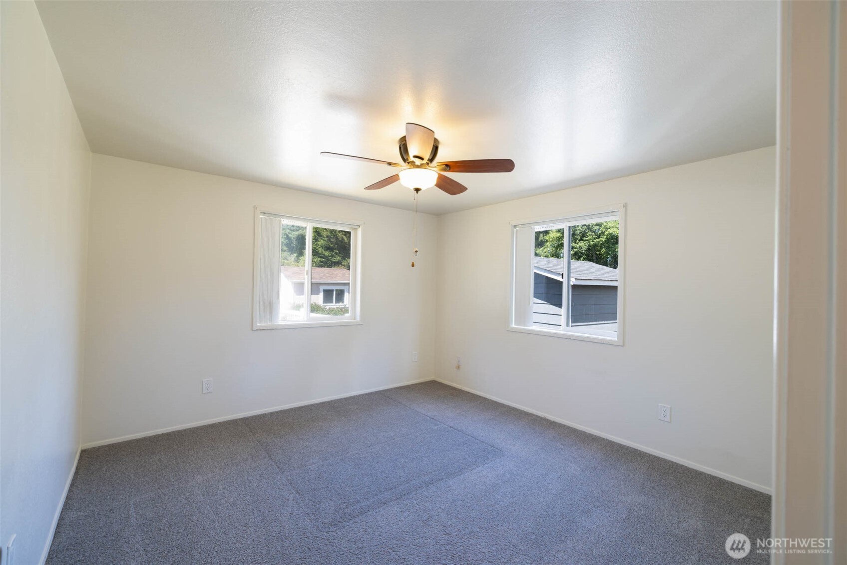 731 S Broadway Street Property Photo 12