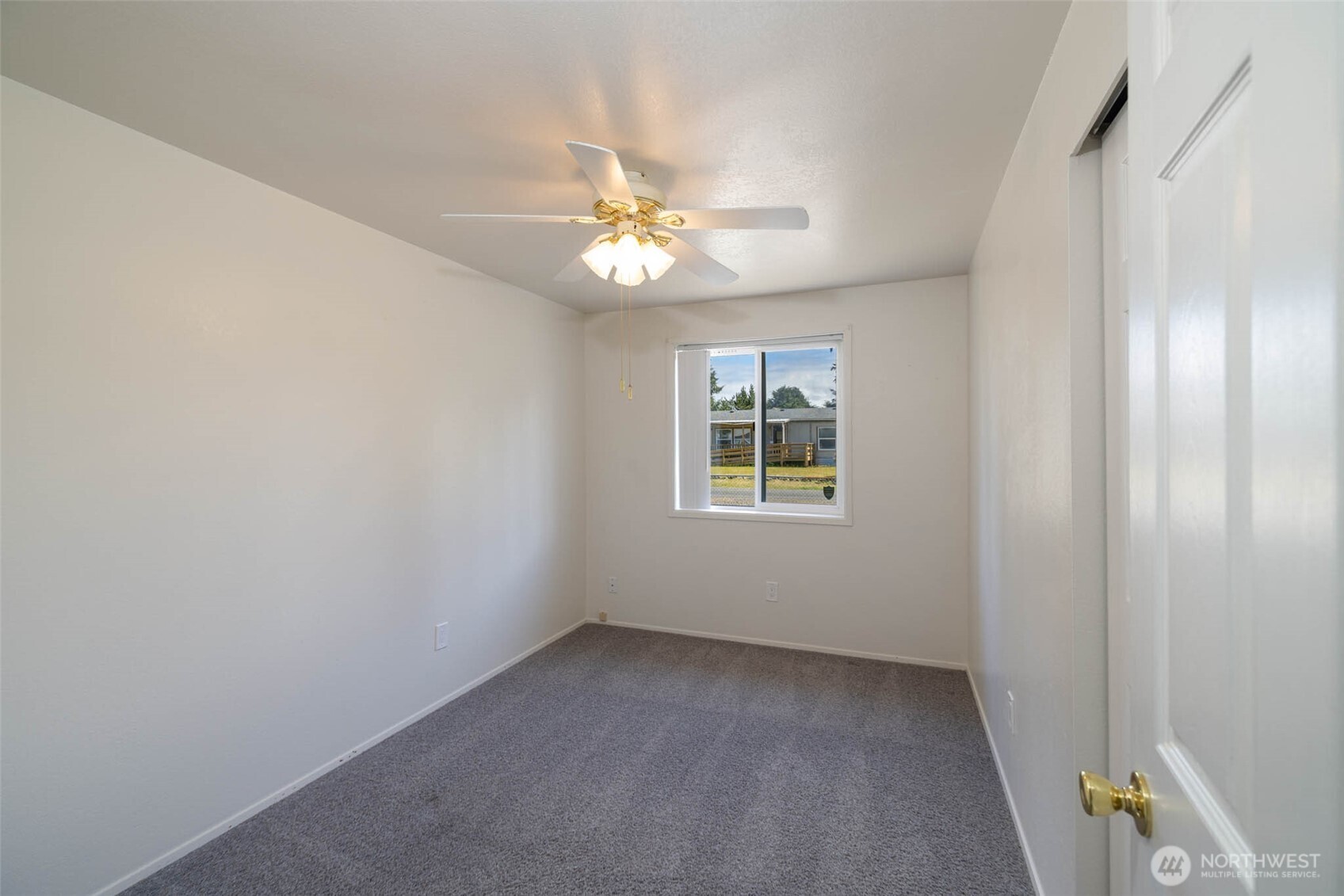 731 S Broadway Street Property Photo 14