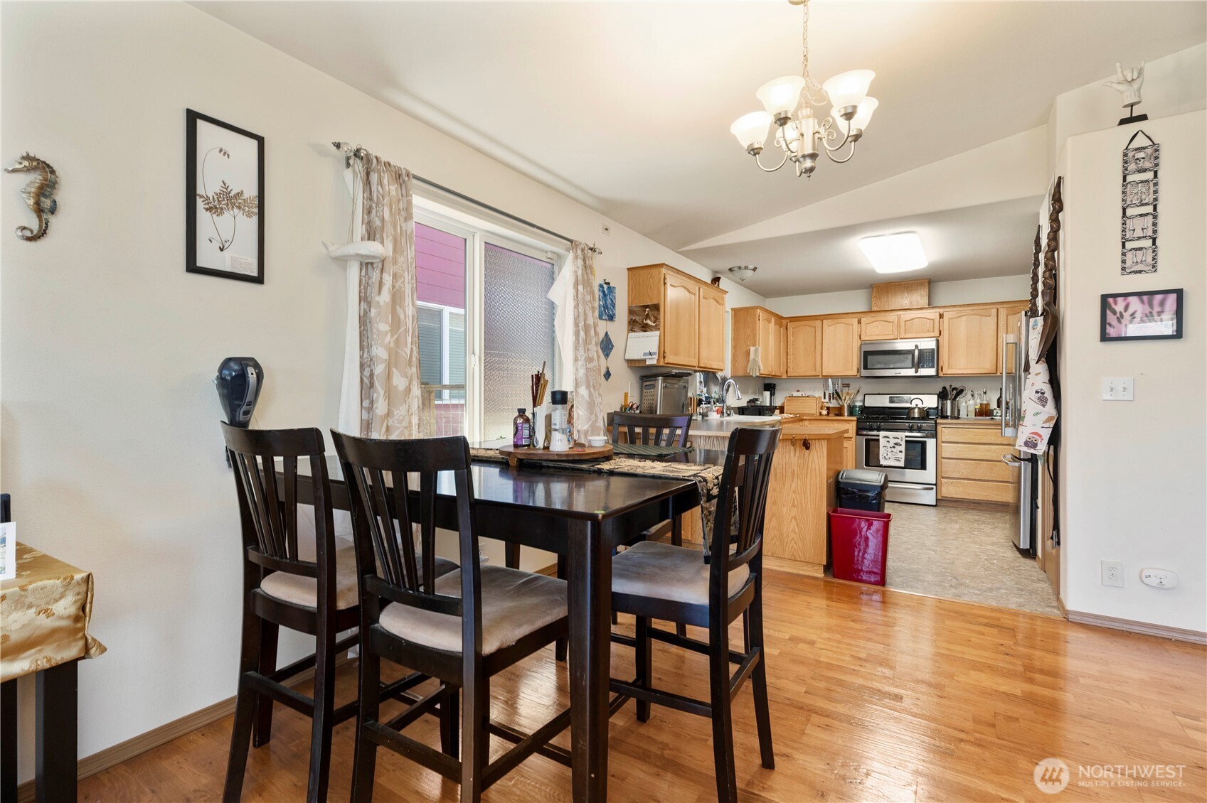 1379 Ne Big Berry Loop Property Photo 16