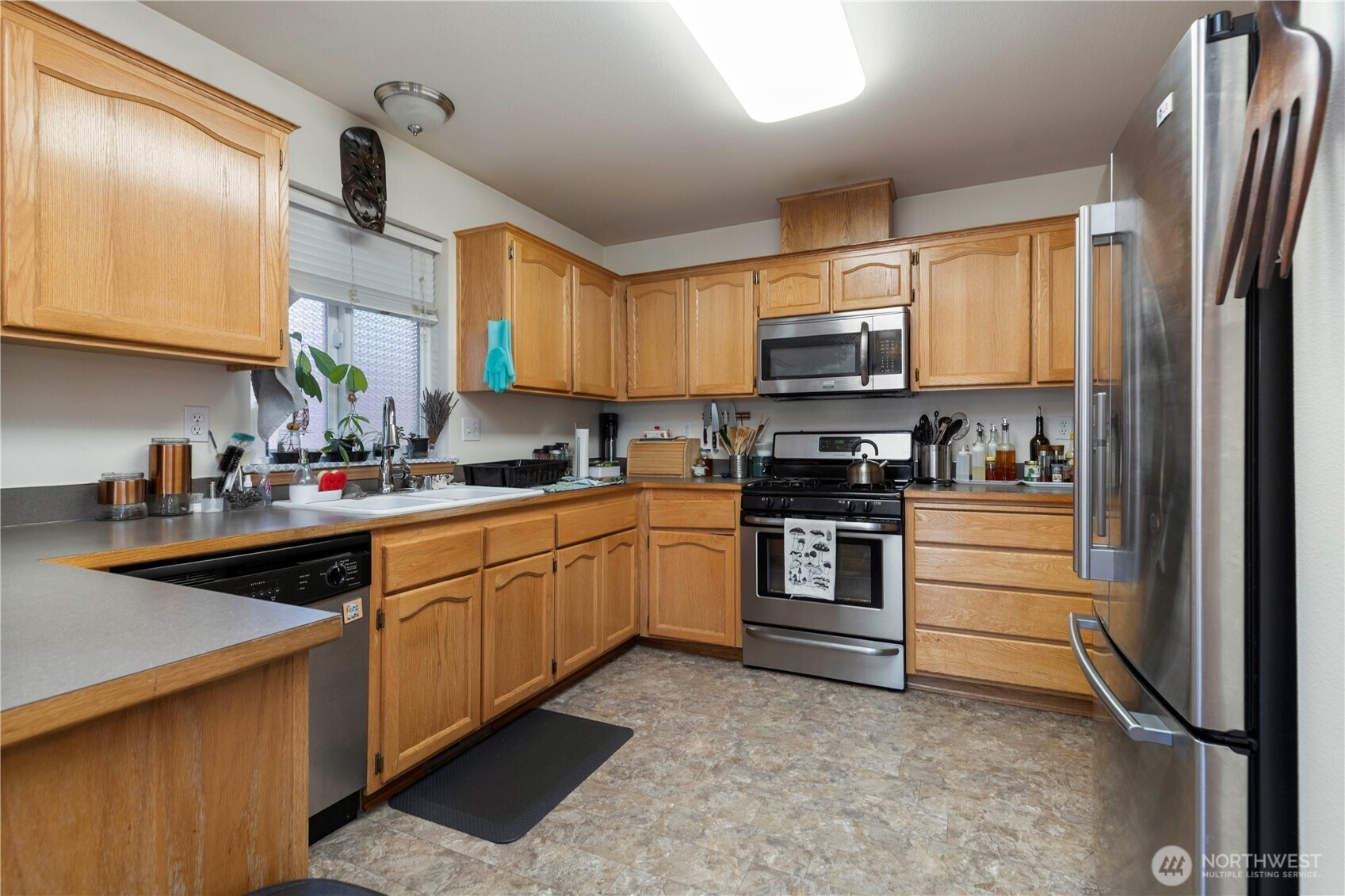 1379 Ne Big Berry Loop Property Photo 18